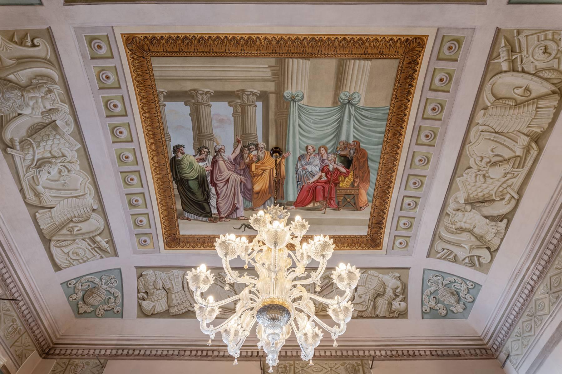 Elegant frescoed apartment in the heart of Pisa - 8