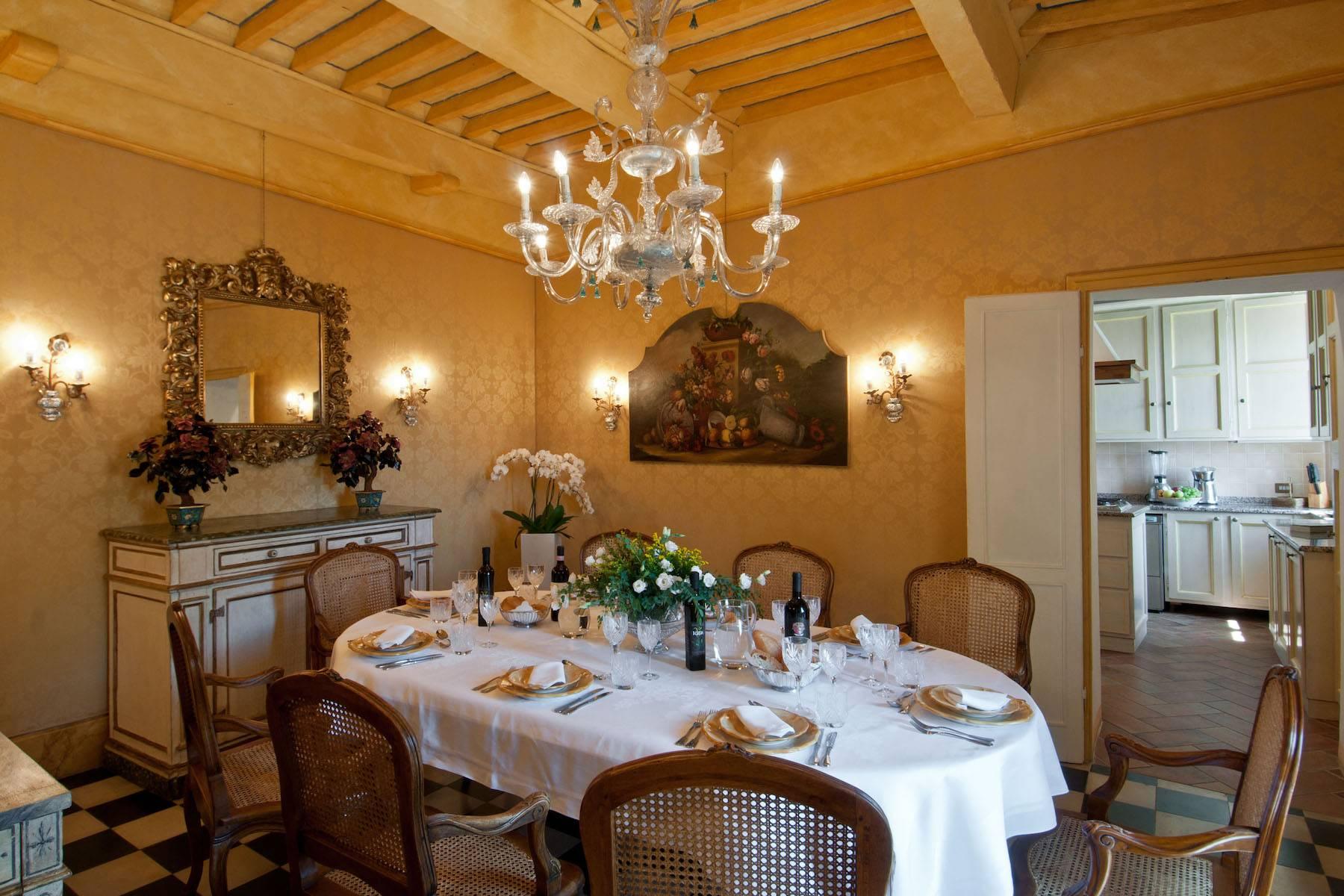 A charming estate that overlooks the countryside near Lucca - 10
