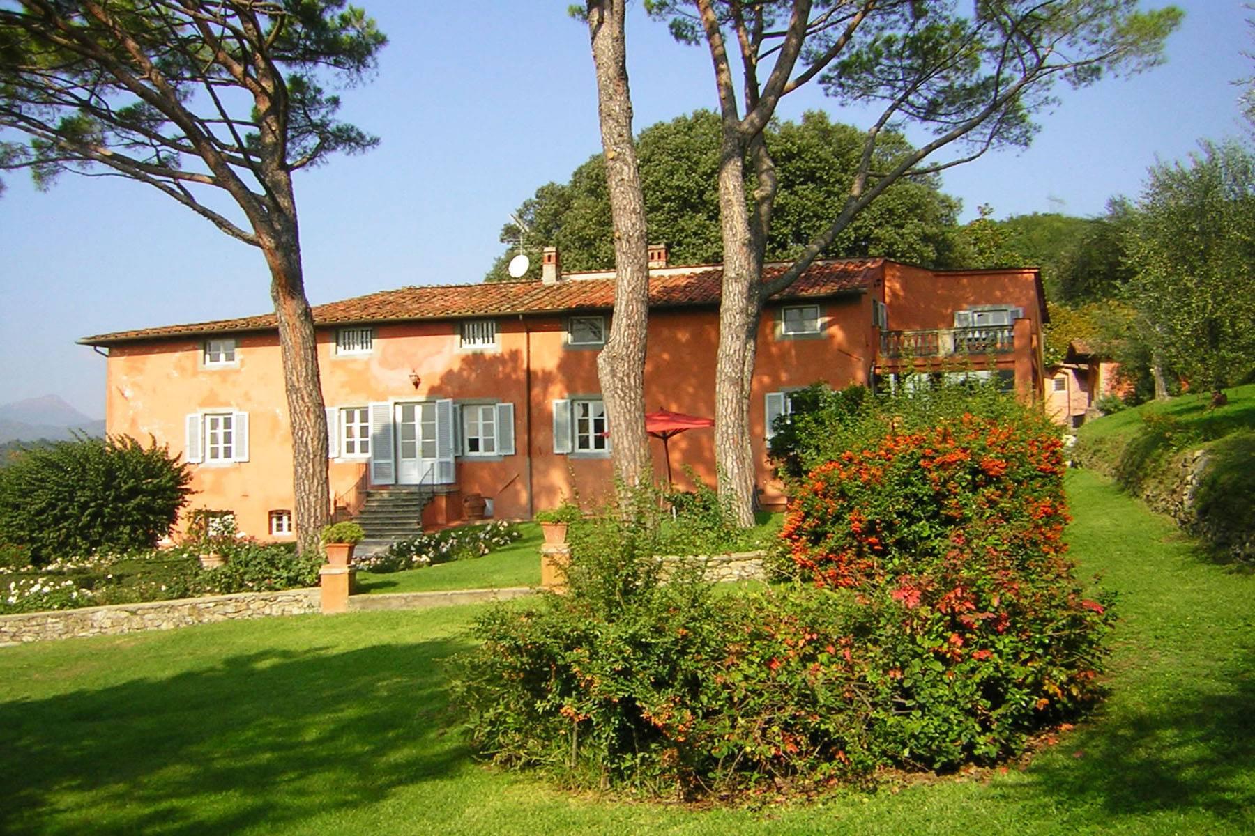 A charming estate that overlooks the countryside near Lucca - 26