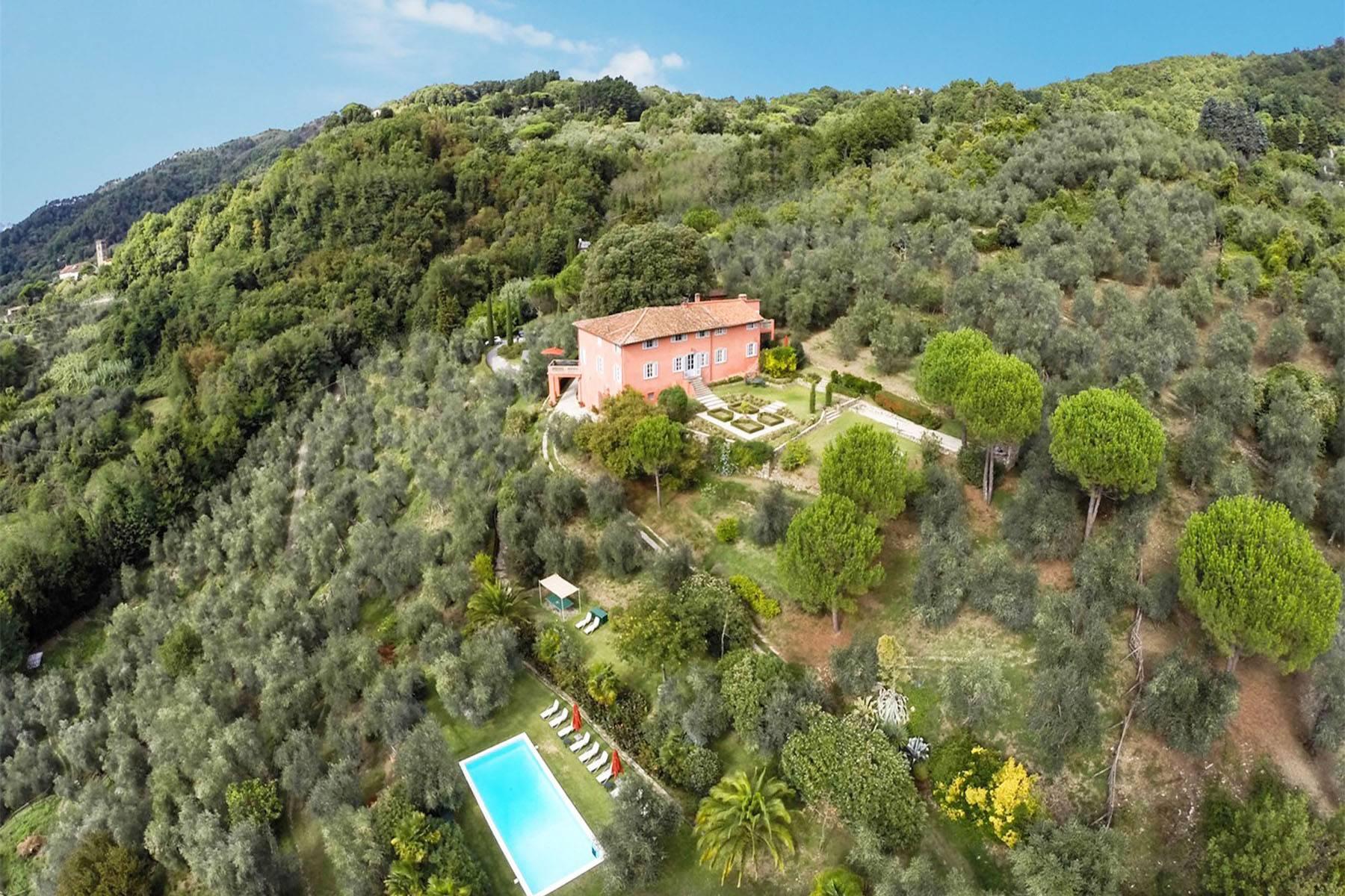 A charming estate that overlooks the countryside near Lucca - 27