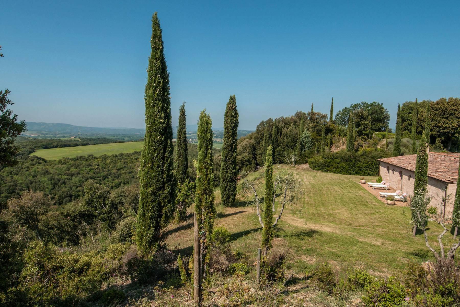 Una prestigiosa villa tra le dolci colline vicino a Montalcino - 25