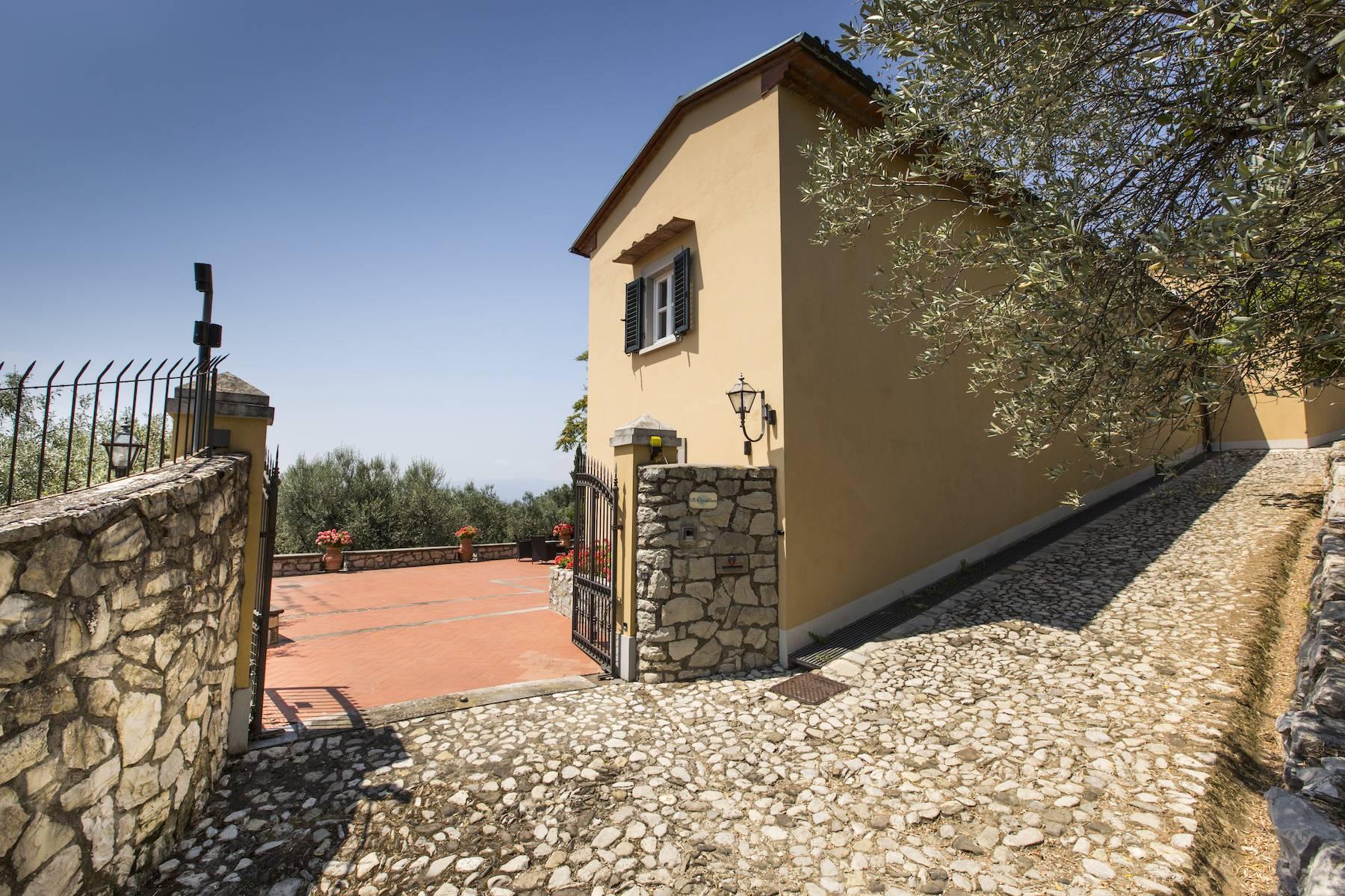 Elegante Villa auf den Hügeln von Prato - 31
