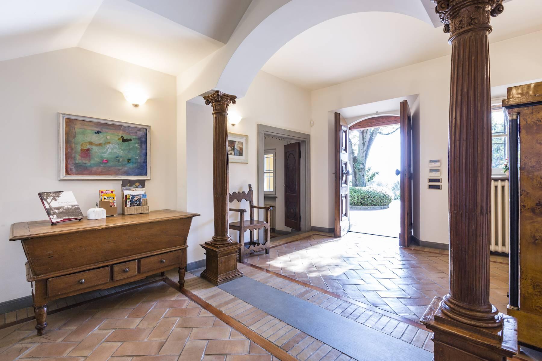 Elegante Villa auf den Hügeln von Prato - 8