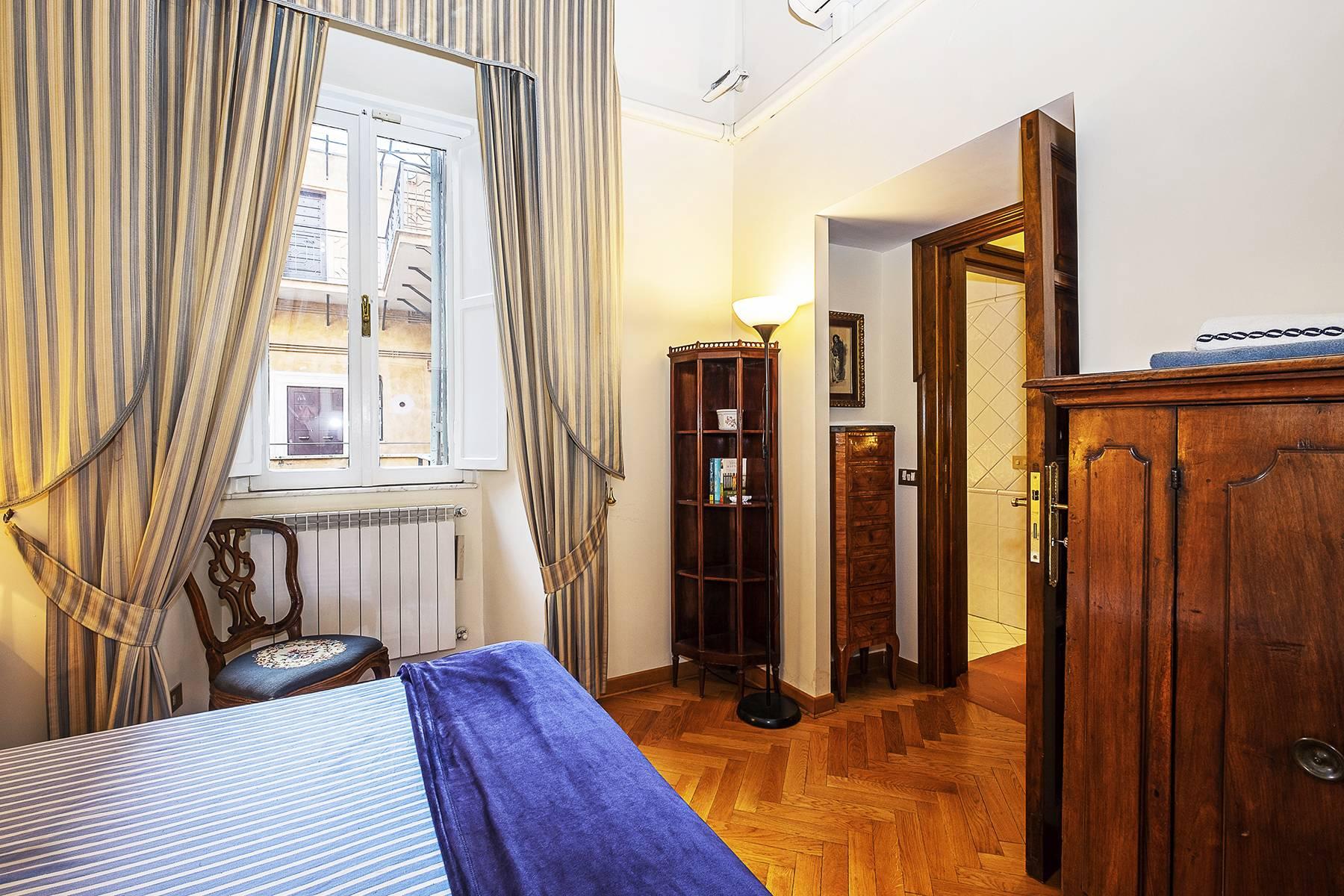 Elegant furnished apartment a stone throw from Piazza Navona - 11