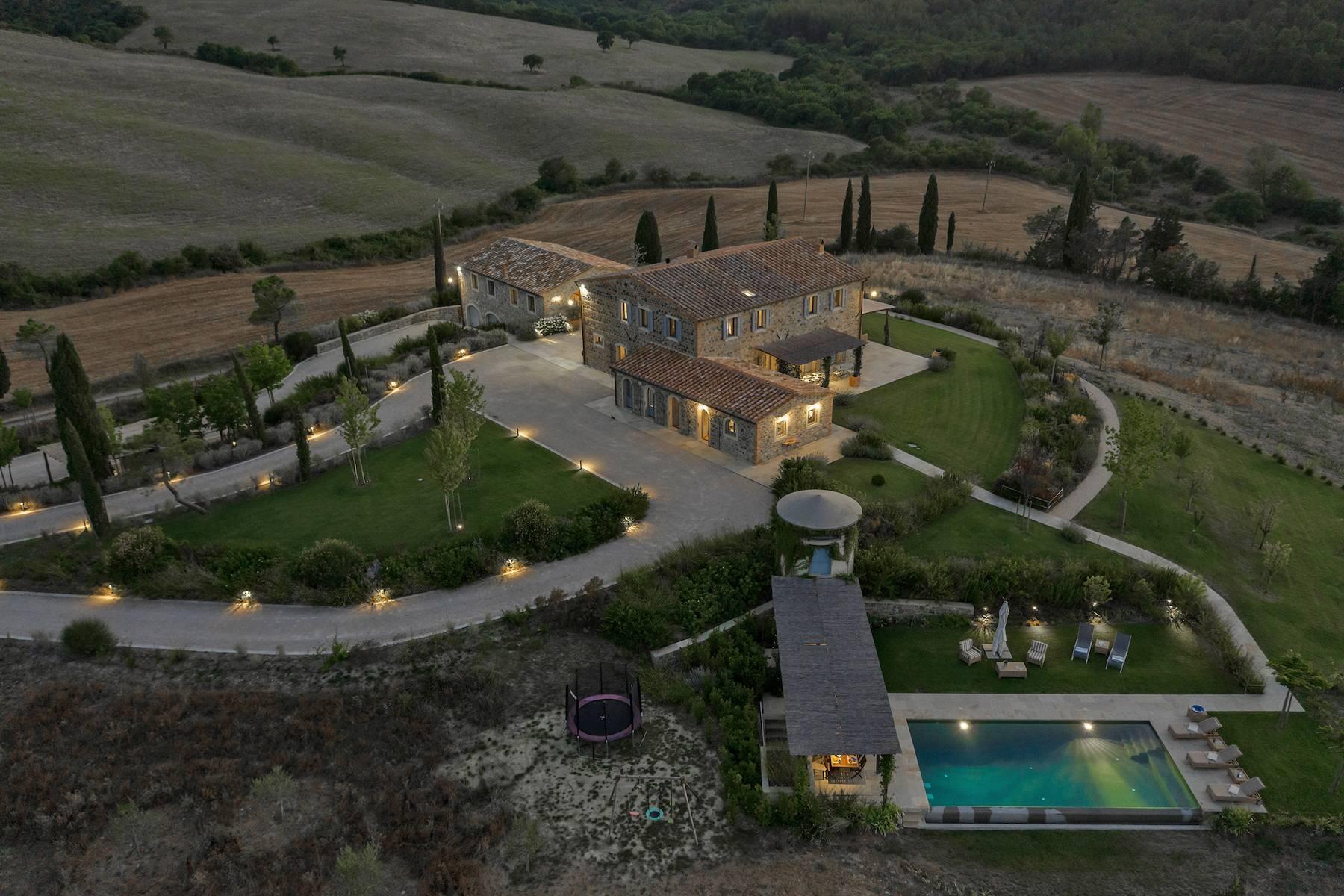 A beautiful farmhouse complex in Val d'Orcia - 1