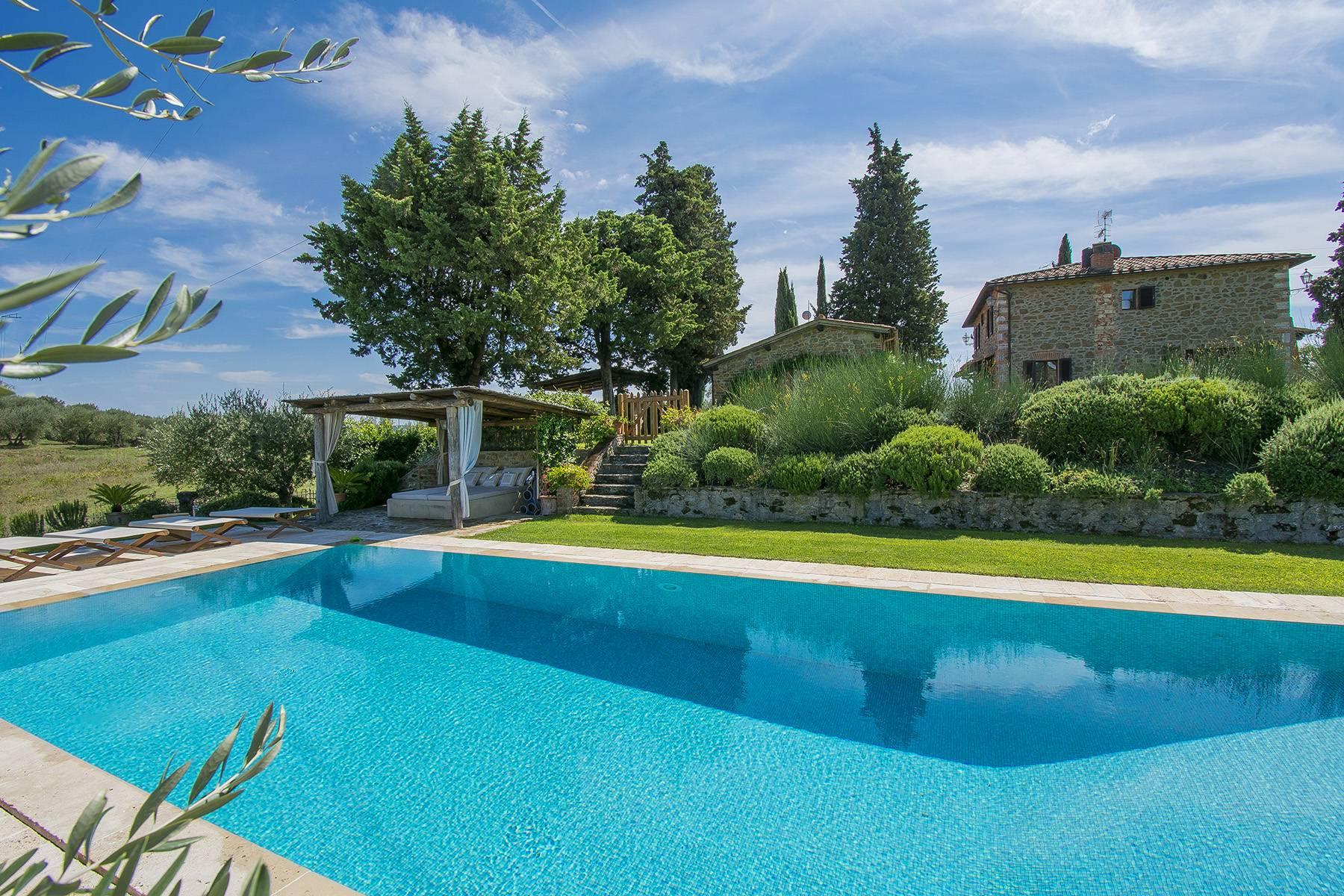 House in the Tuscan Hills for Sale - 28