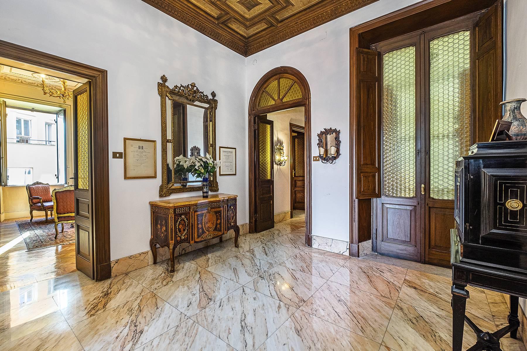 Prestigious apartment of great charm a stone's throw from the Coppedé neighborhood - 18