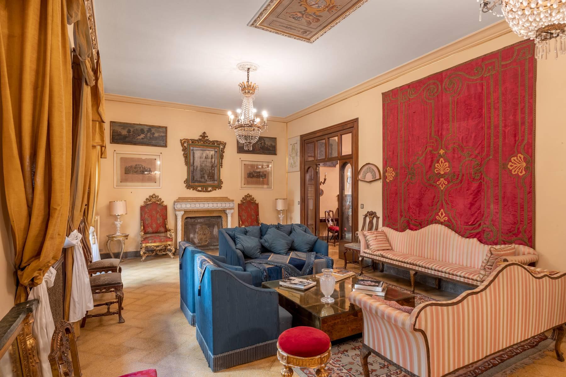 Historic Villa with  Garden  in the center of Palermo - 9