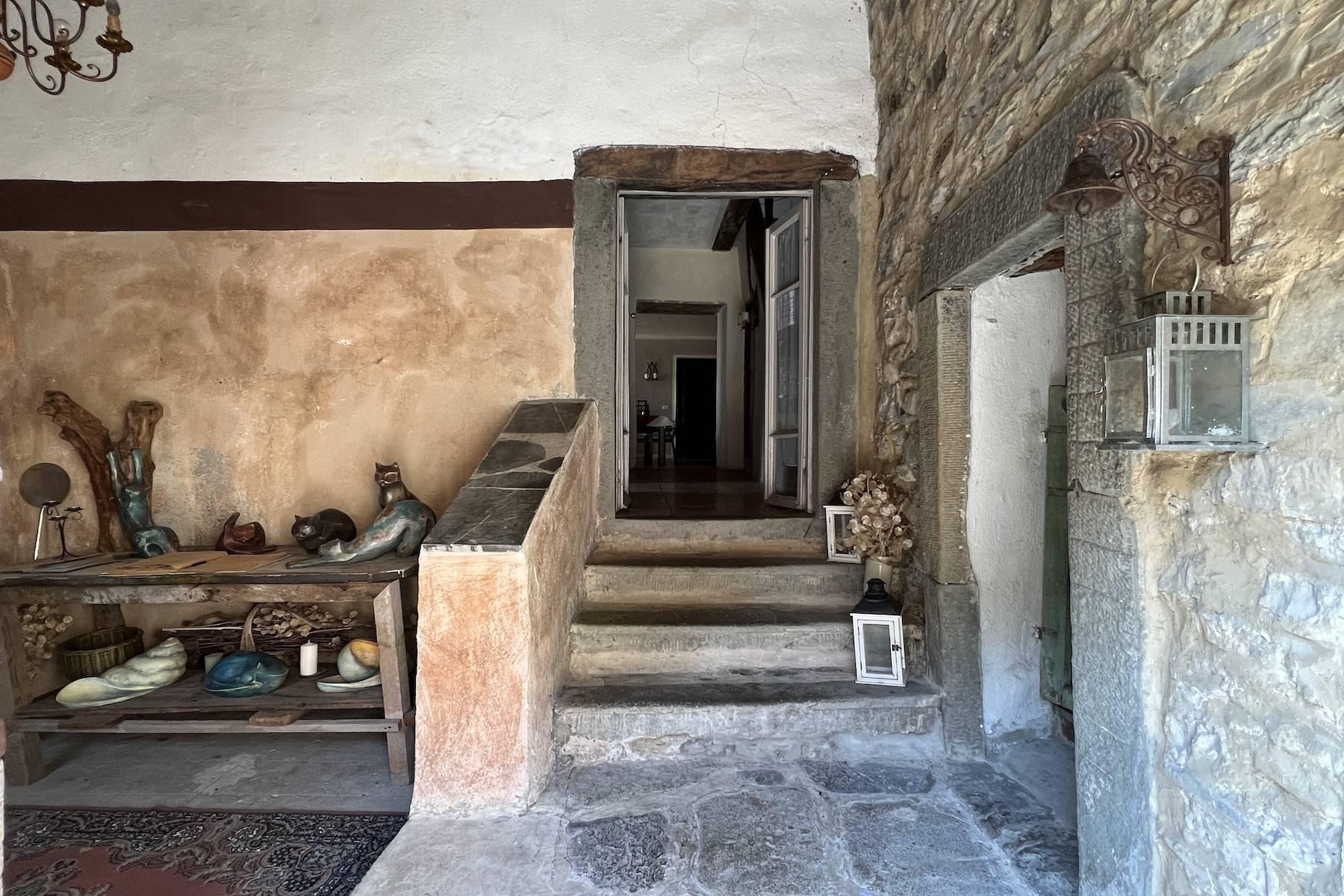 Small ancient hamlet on the Lunigiana hills - 1