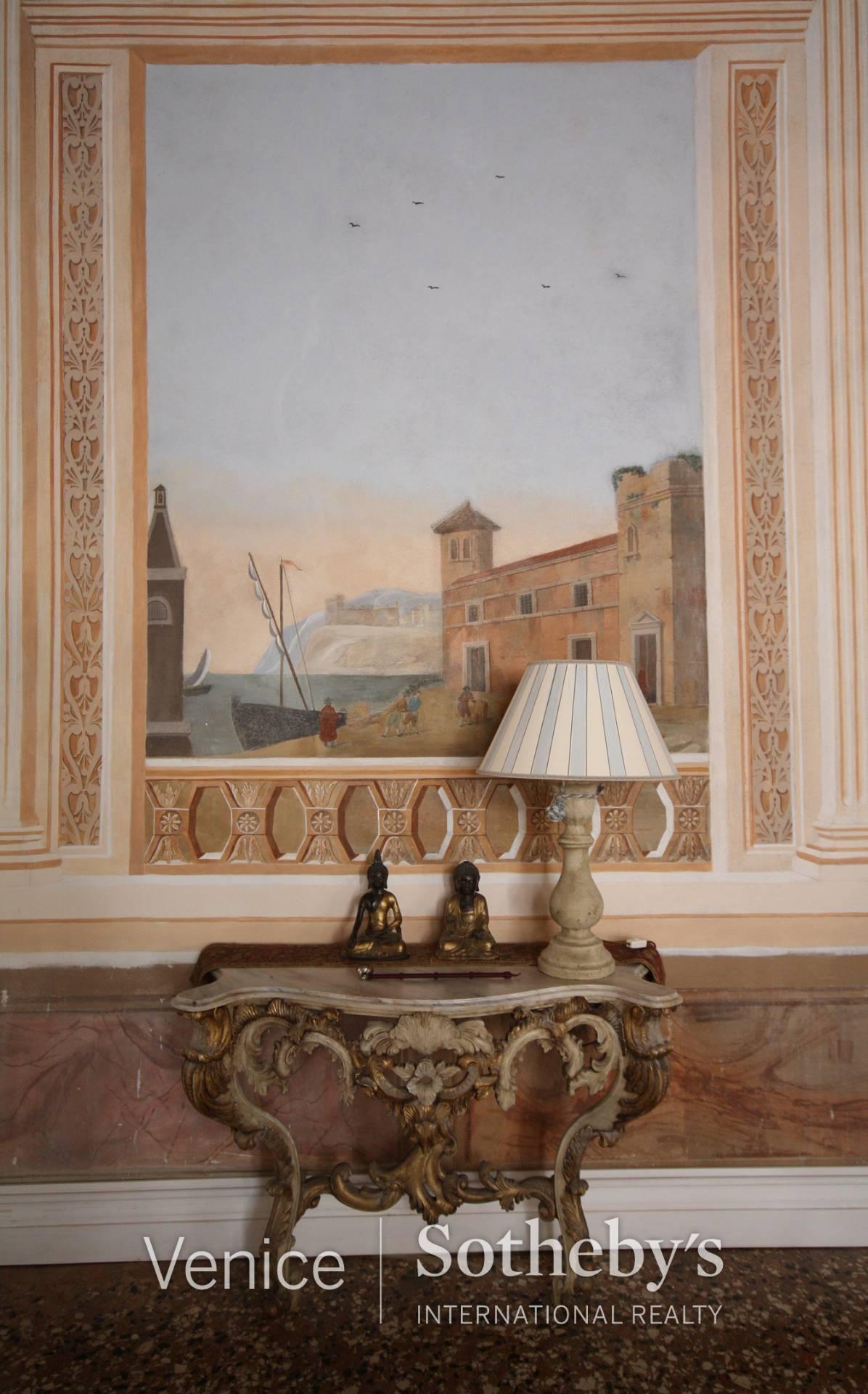 Historic Palazzo Piano Nobile with Stunning Design Overlay - 6