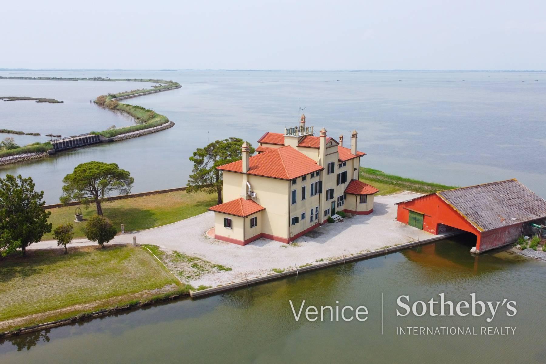 Mille ettari di Laguna Veneziana con storica casa di caccia e casa di pesca - 2