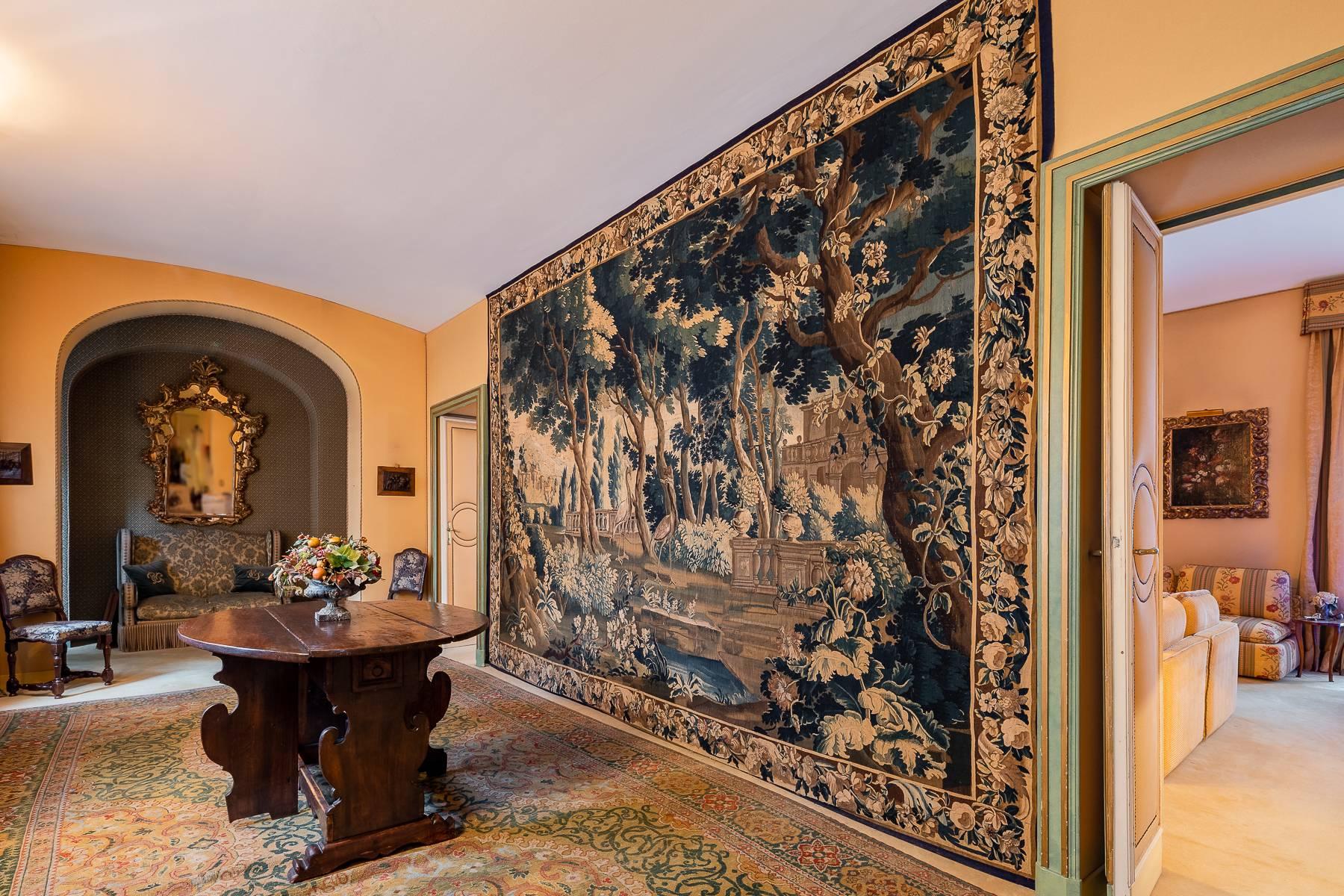 Charming apartment of about 680 sqm with terrace - 5