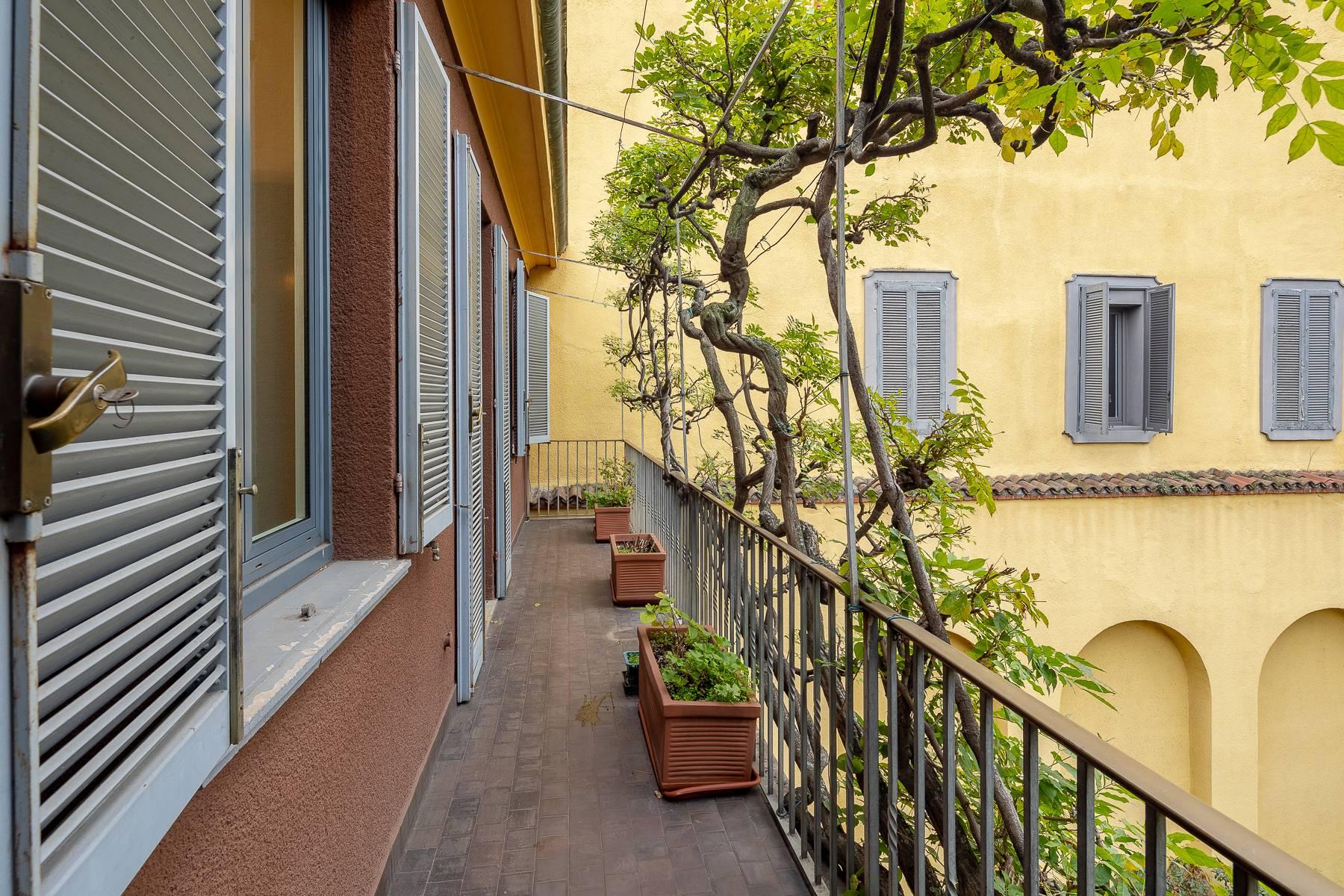 Charming penthouse in Brera - 11