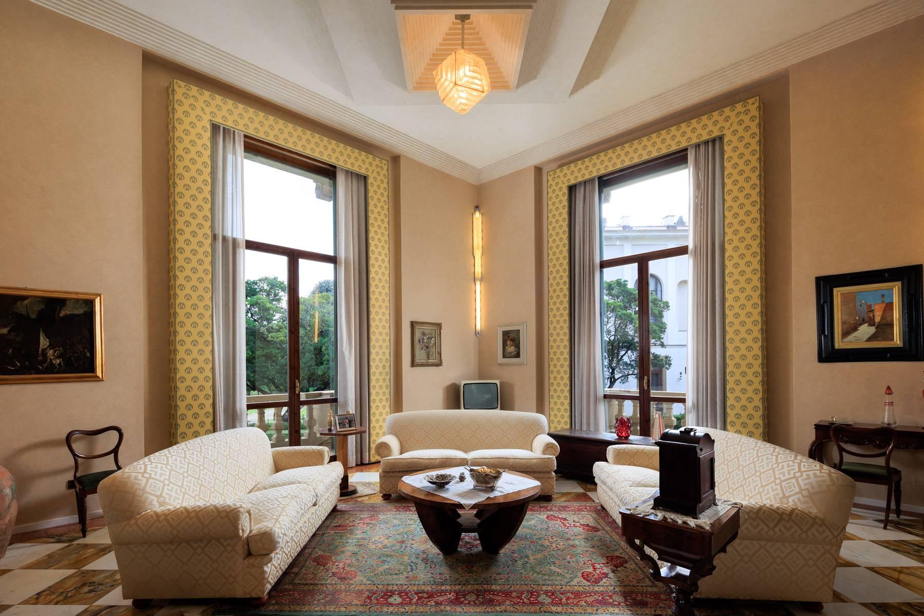 Elegant apartment in a historical villa in Florence - 9