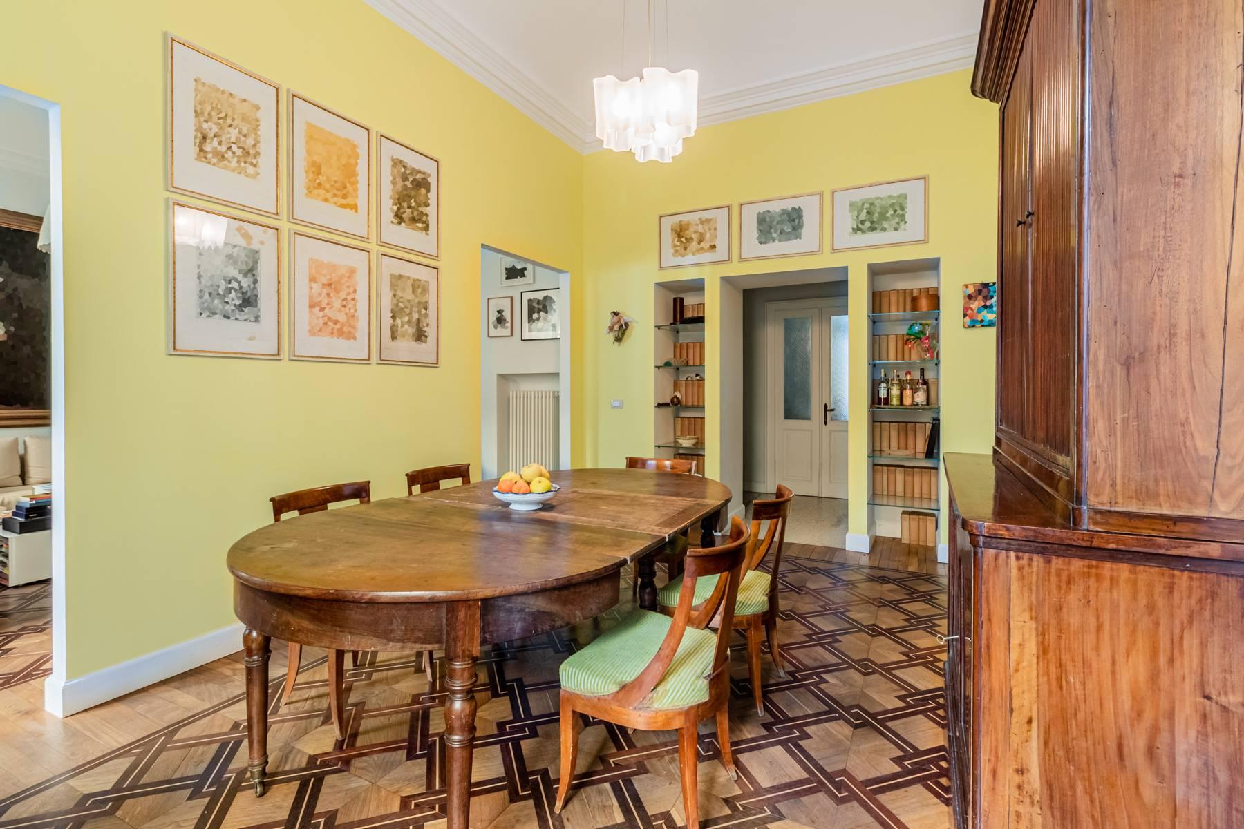 Refined apartment in the heart of Turin - 9
