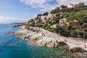 Panoramica villa pieds dans l’eau con giardino privato, in vendita, Varazze | Sotheby’s Realty Italy - 1