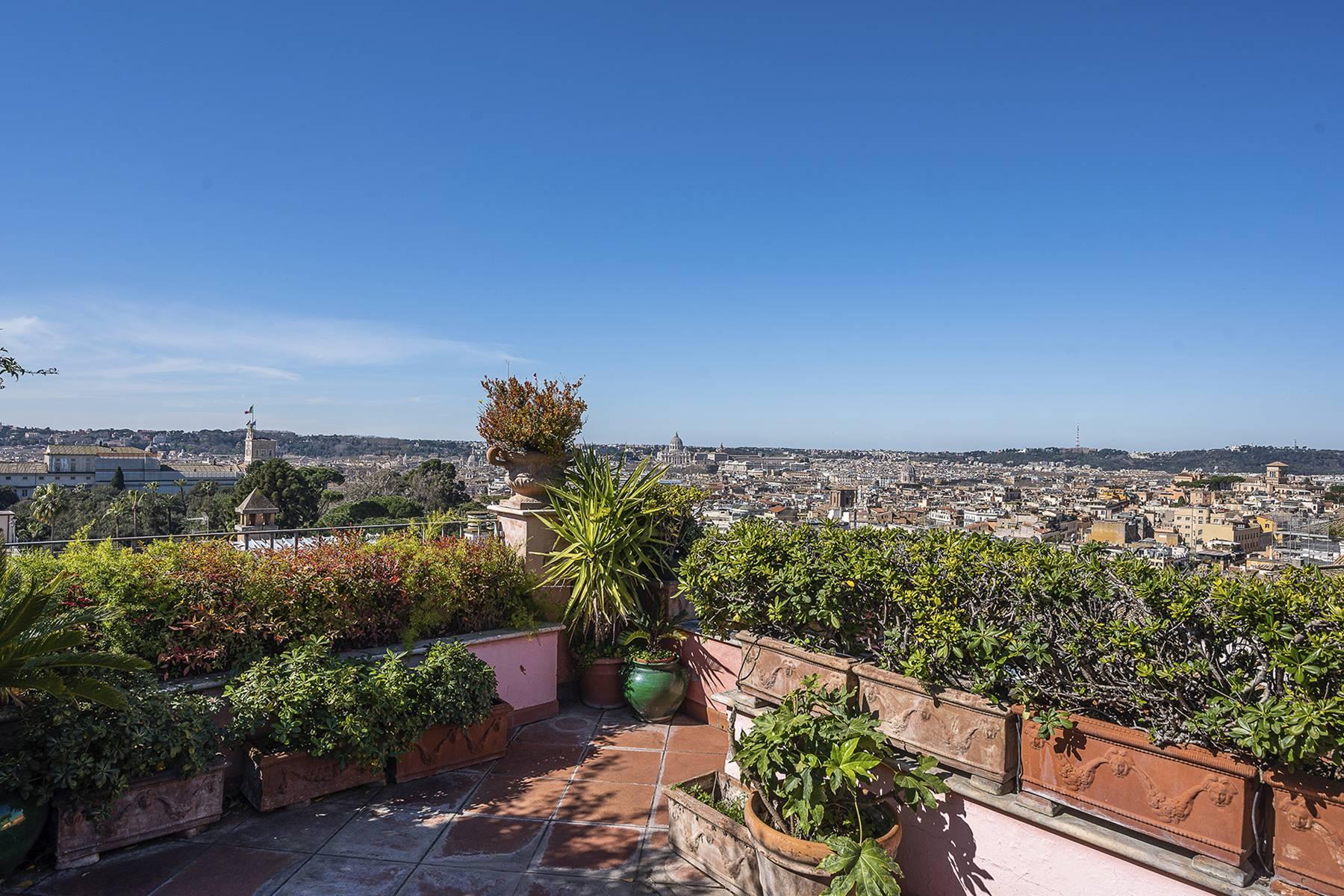 Stunning penthouse overlooking Rome - 17