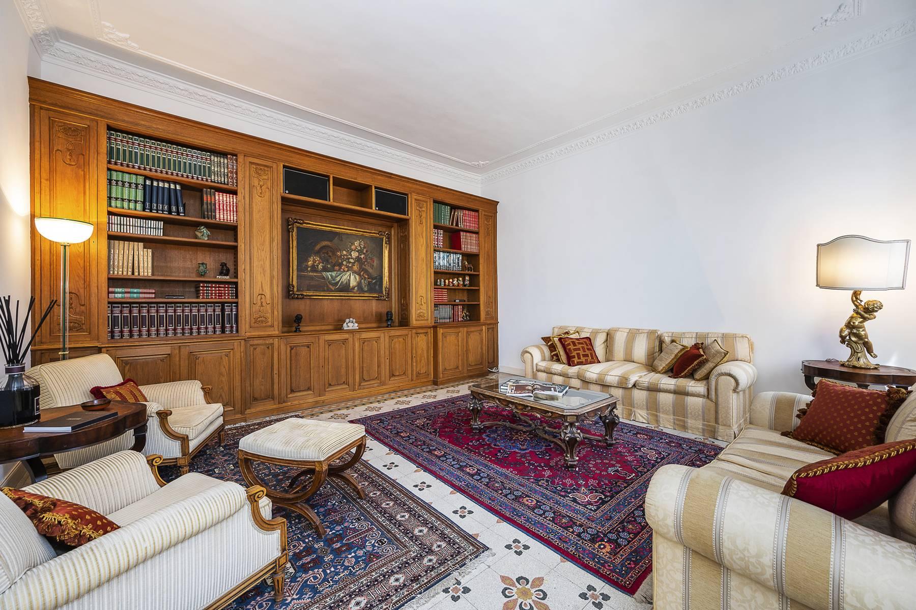 Elegant apartment  located in a prestigious historical building in Trinità de' Monti. - 10