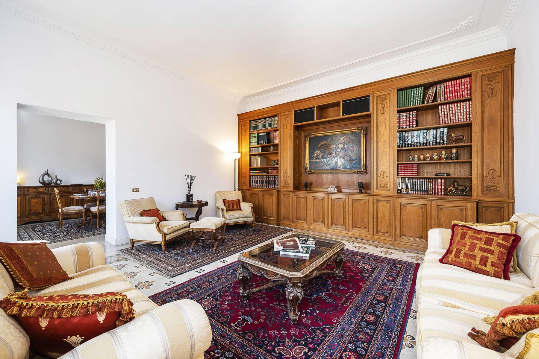 Elegant apartment  located in a prestigious historical building in Trinità de' Monti. - 8