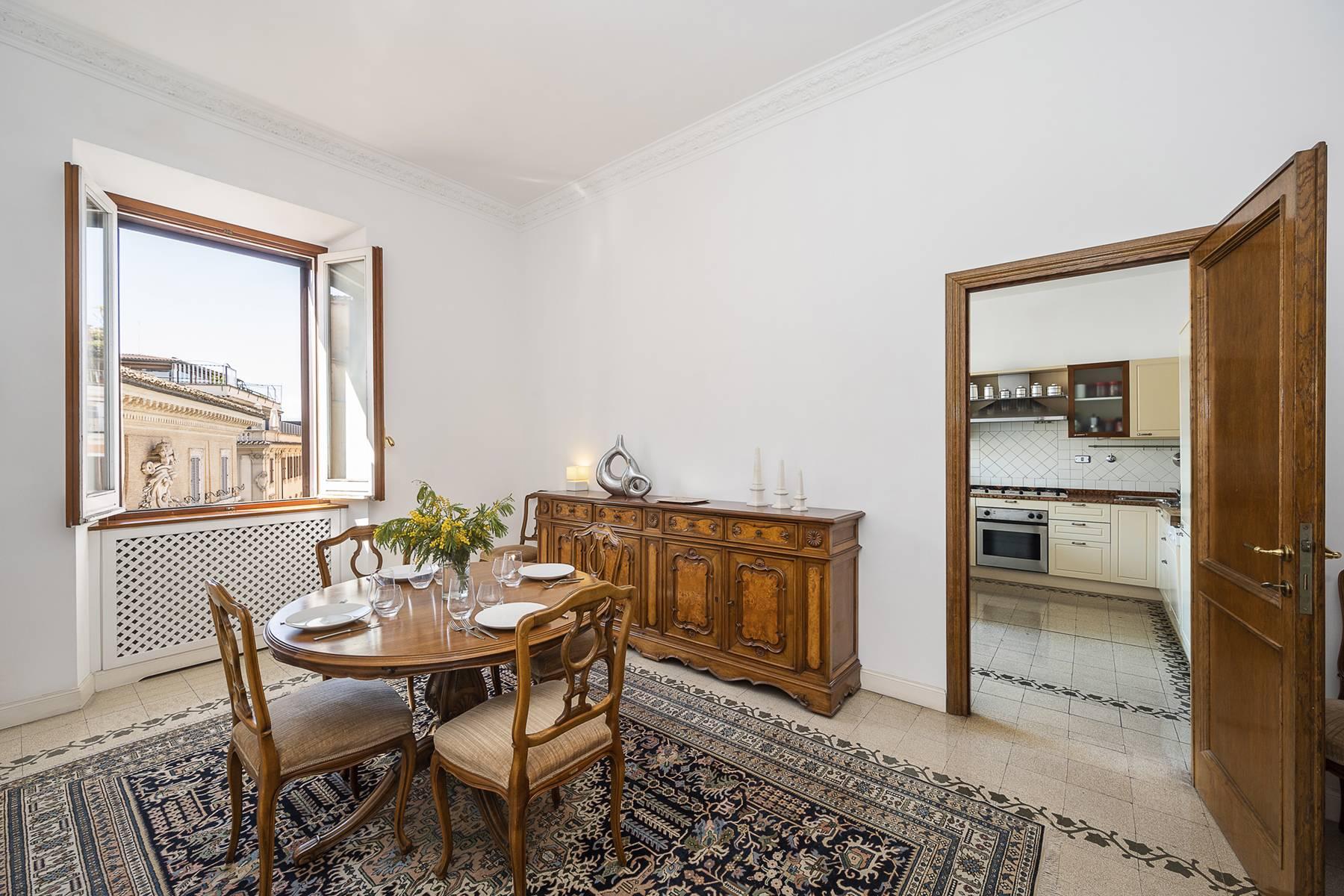 Elegant apartment  located in a prestigious historical building in Trinità de' Monti. - 3