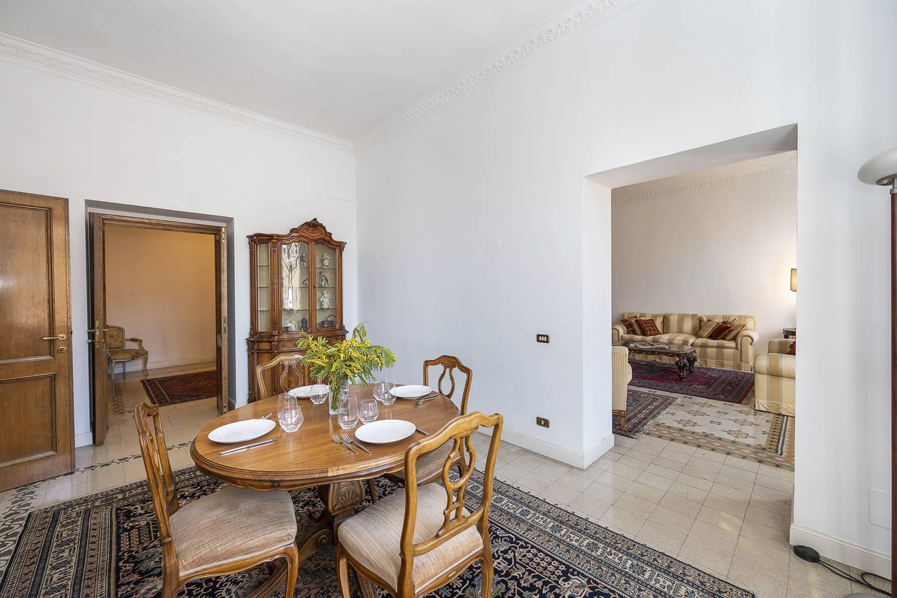 Elegant apartment  located in a prestigious historical building in Trinità de' Monti. - 11