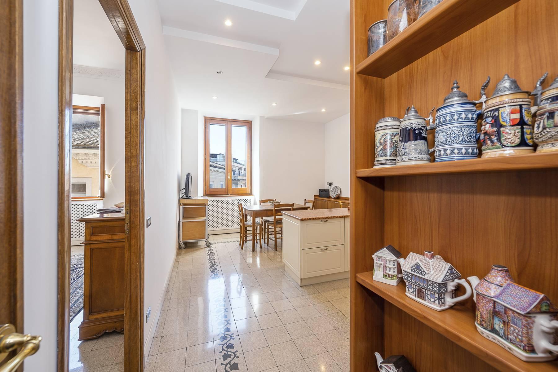 Elegant apartment  located in a prestigious historical building in Trinità de' Monti. - 4