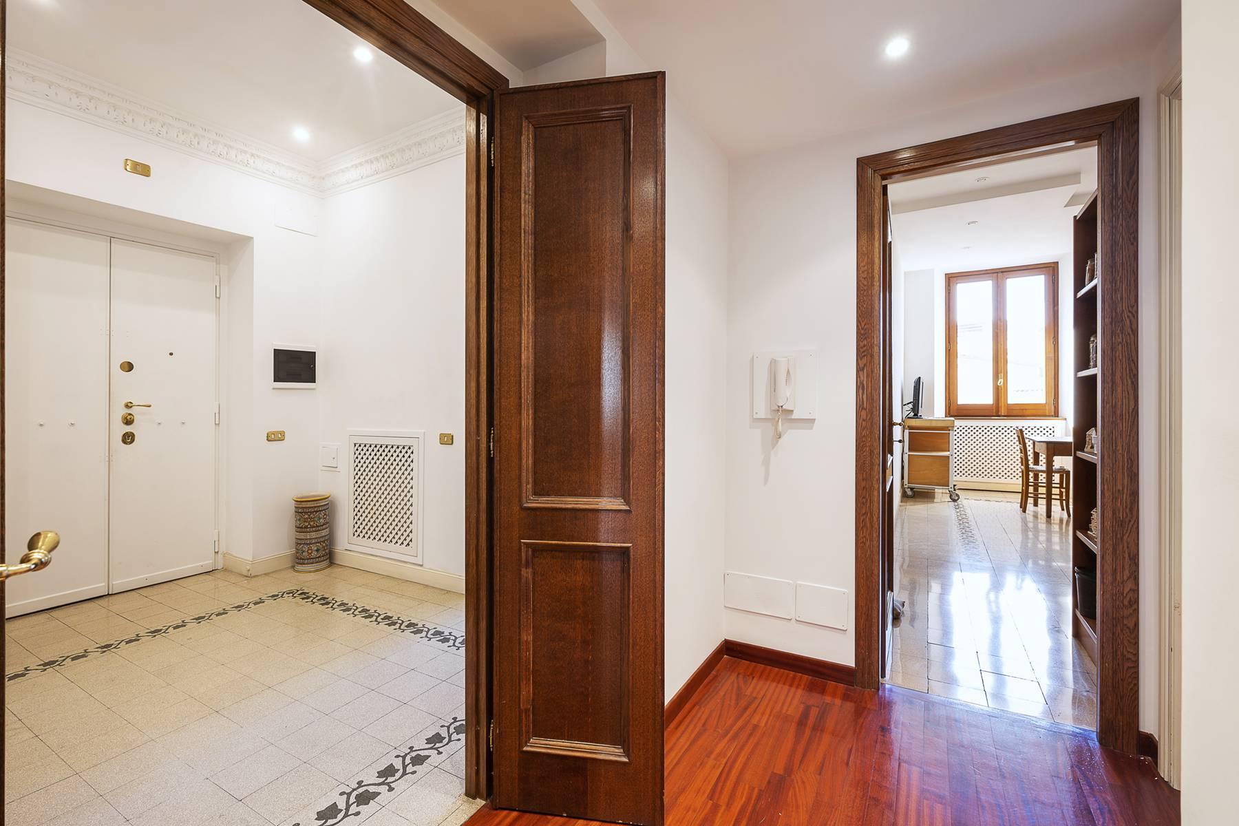 Elegant apartment  located in a prestigious historical building in Trinità de' Monti. - 18