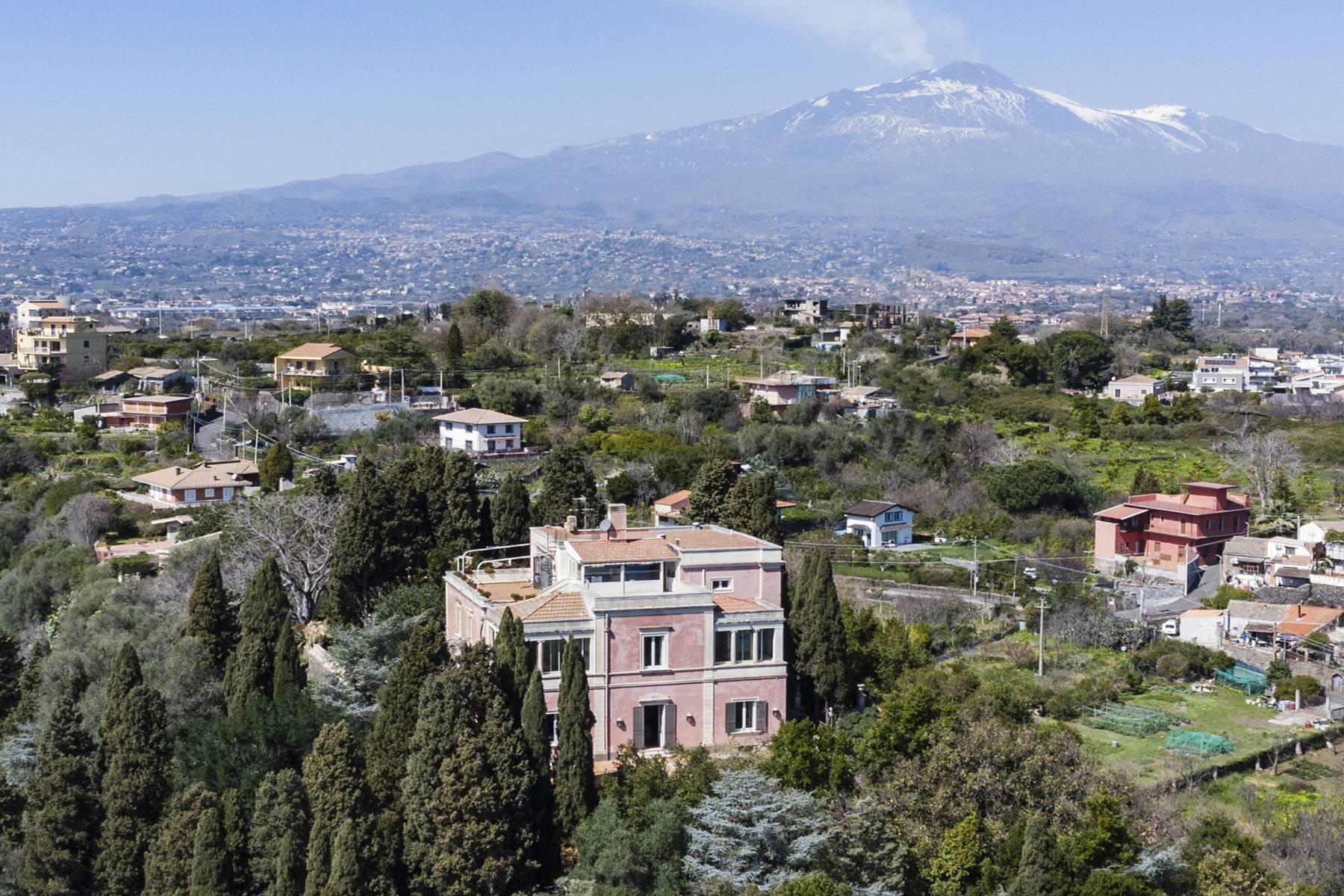Historic residence on the slopes of Etna - 40