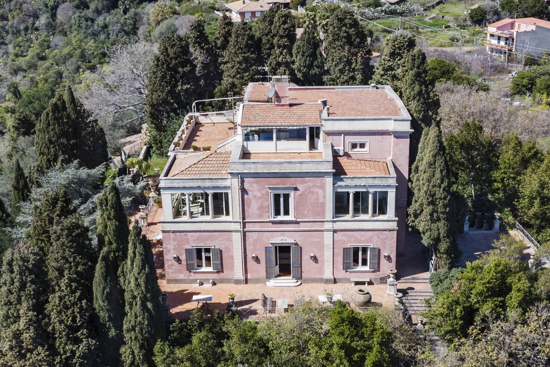 Historic residence on the slopes of Etna - 41