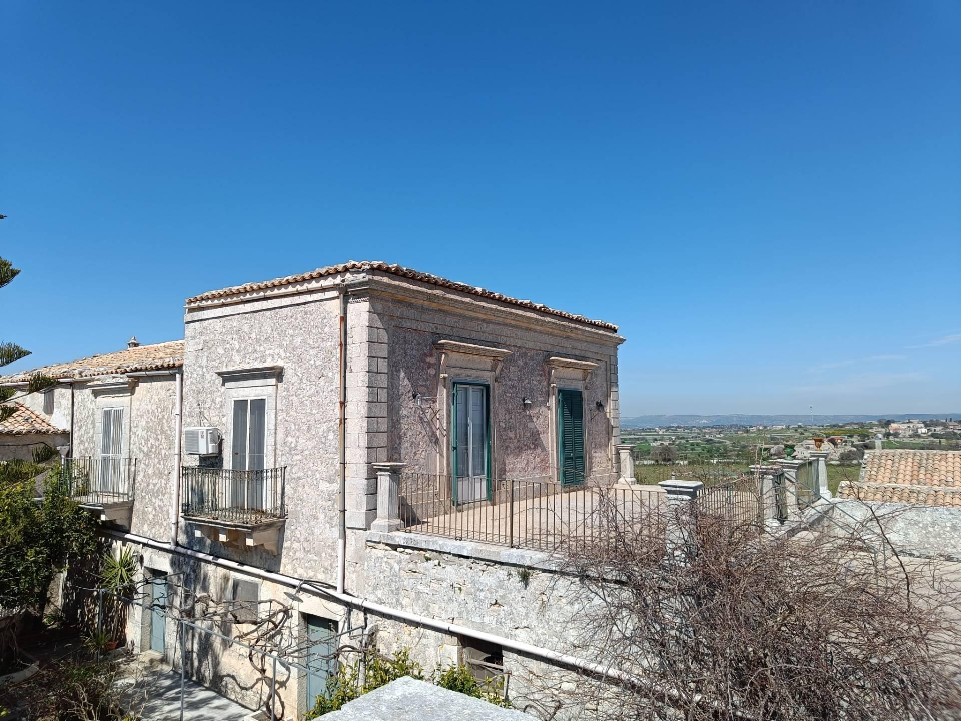 19th-century villa surrounded by the quiet countryside of Frigintini - 5