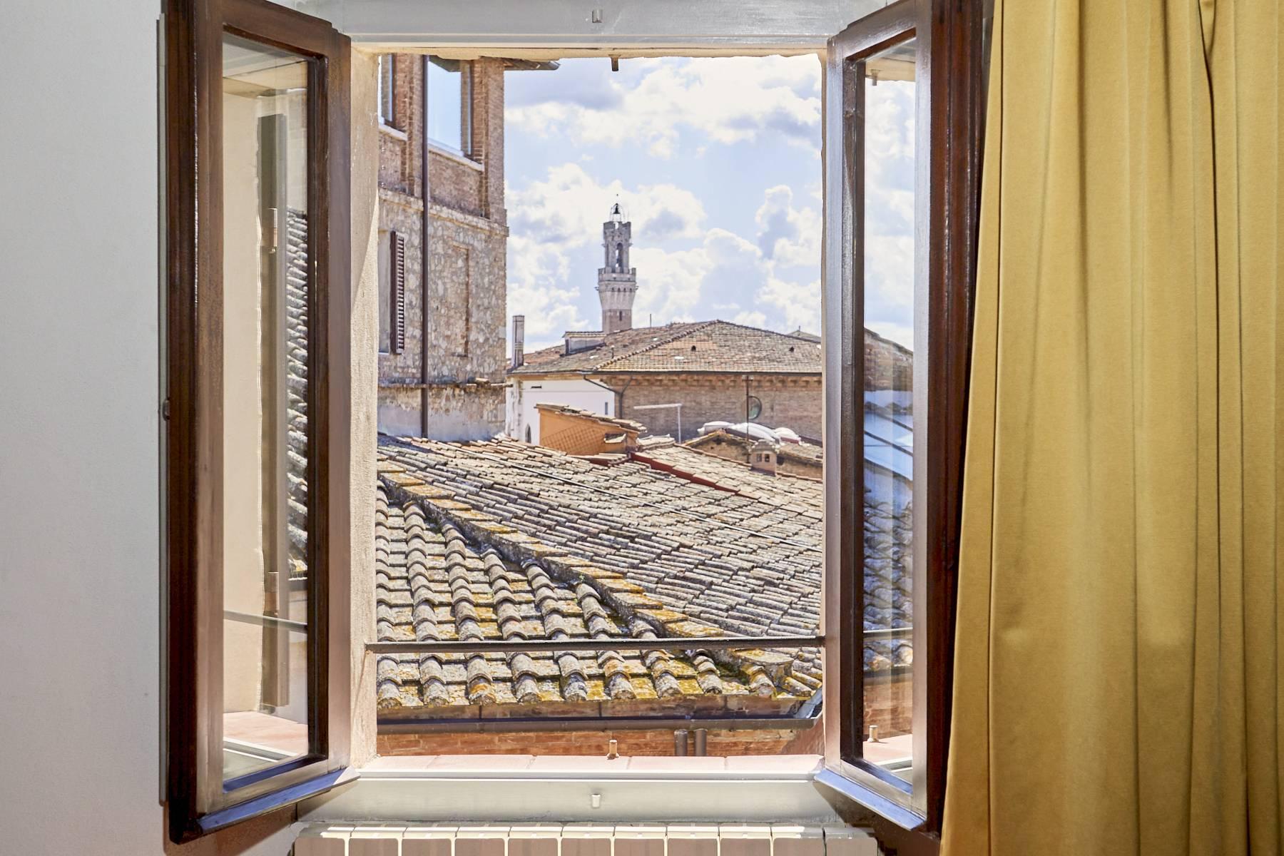 Prestigious penthouse in a majestic XVI century palace in Siena - 16