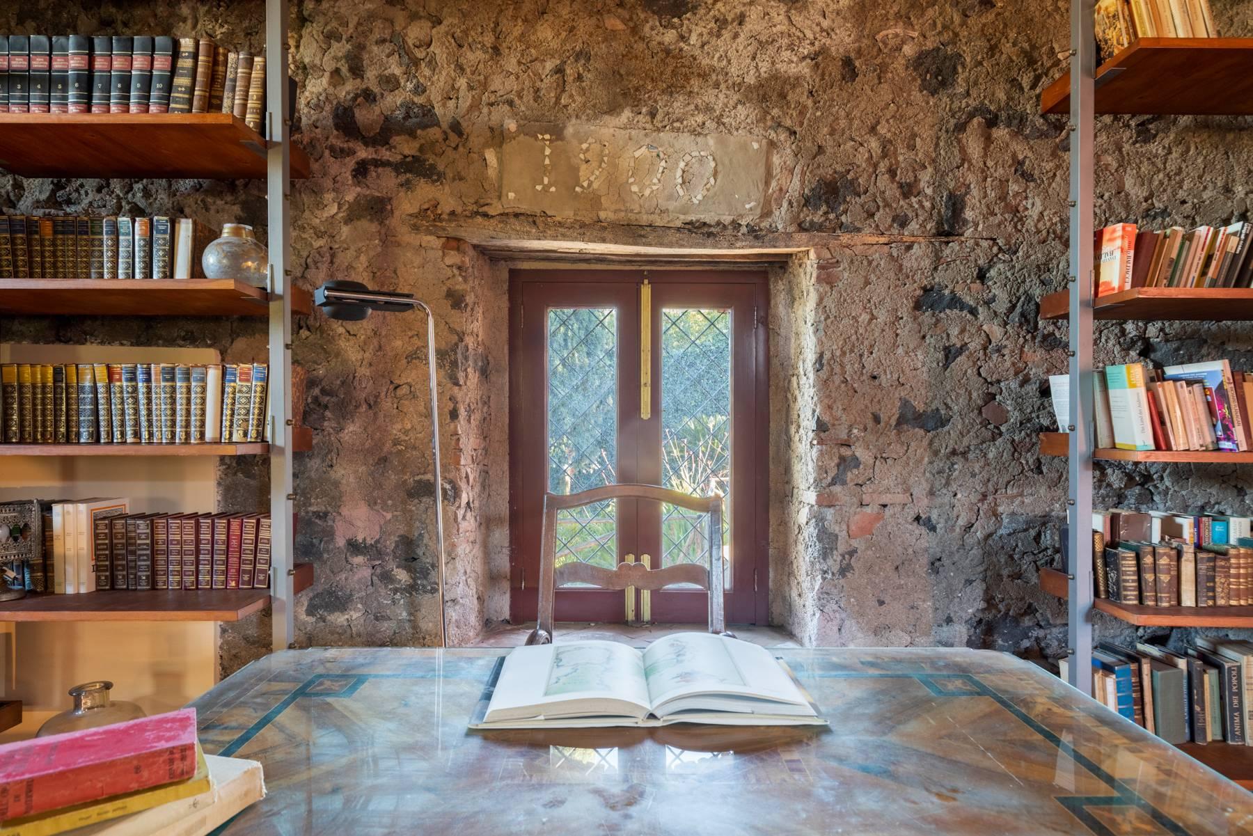 Renovated 18th-century Sicilian house at the foot of Volcano Etna - 6
