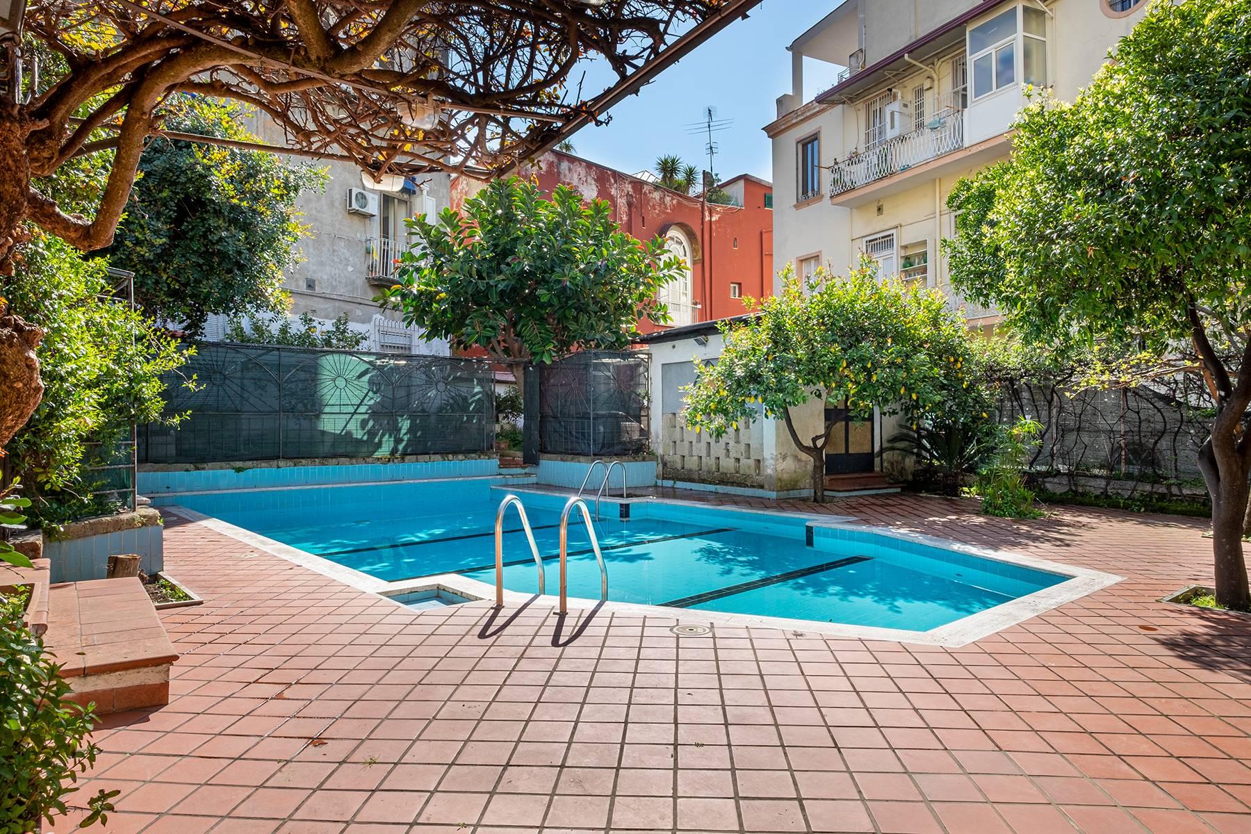 Appartamento con terrazza e piscina - 6