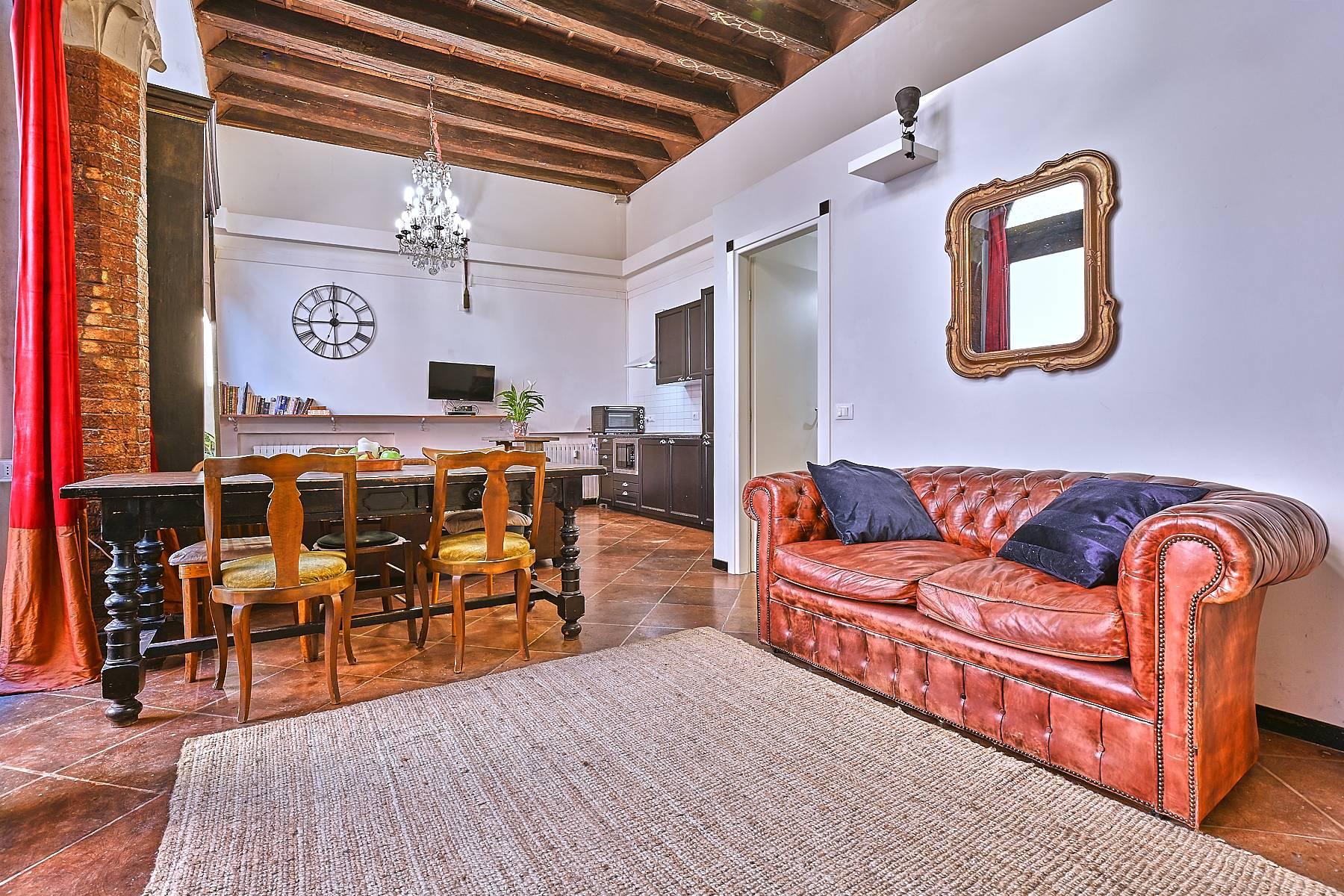 Apartment in a sixteenth-century building - 6
