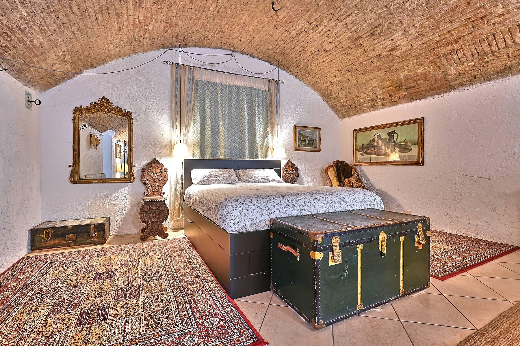 Apartment in a sixteenth-century building - 12