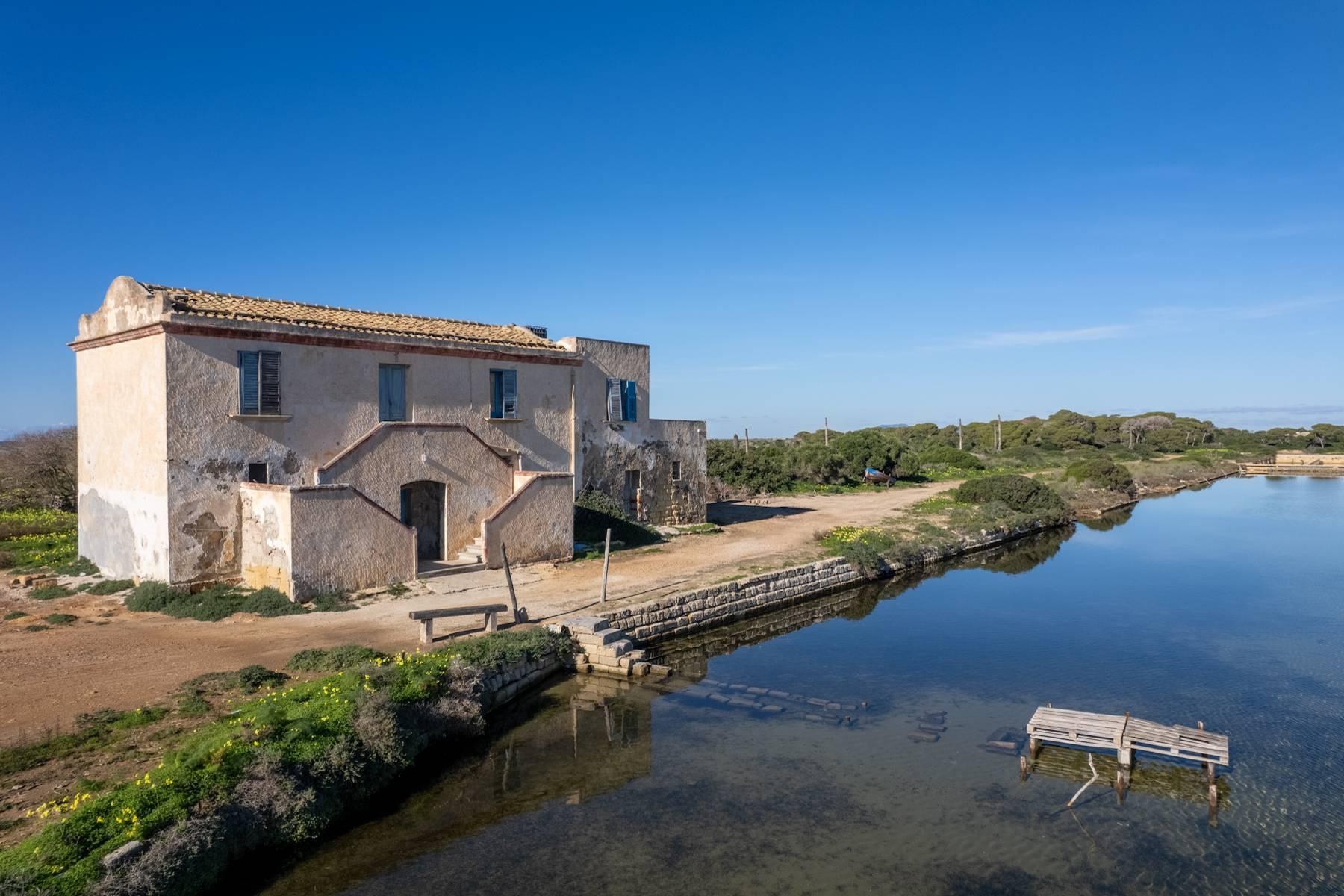 Pied dan s l'eau historic residence on Isola Lunga with private landing stage - 5