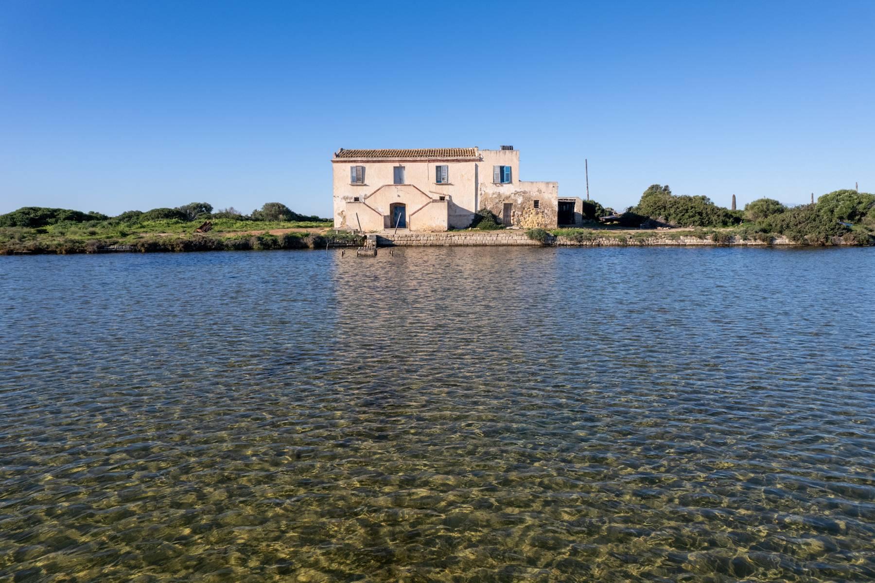 Pied dan s l'eau historic residence on Isola Lunga with private landing stage - 1