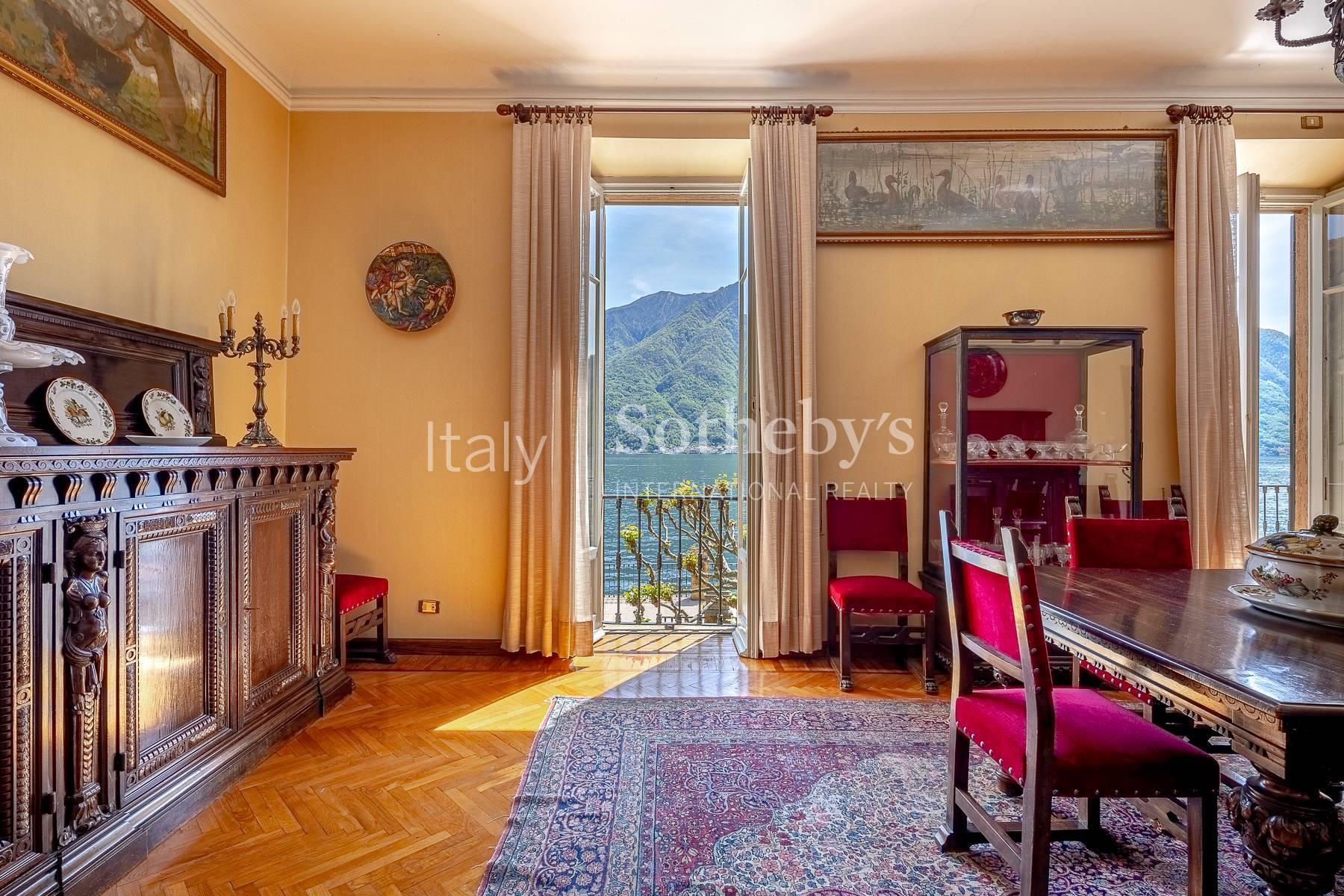 Elegant 1900s villa with direct access to the lake - 9