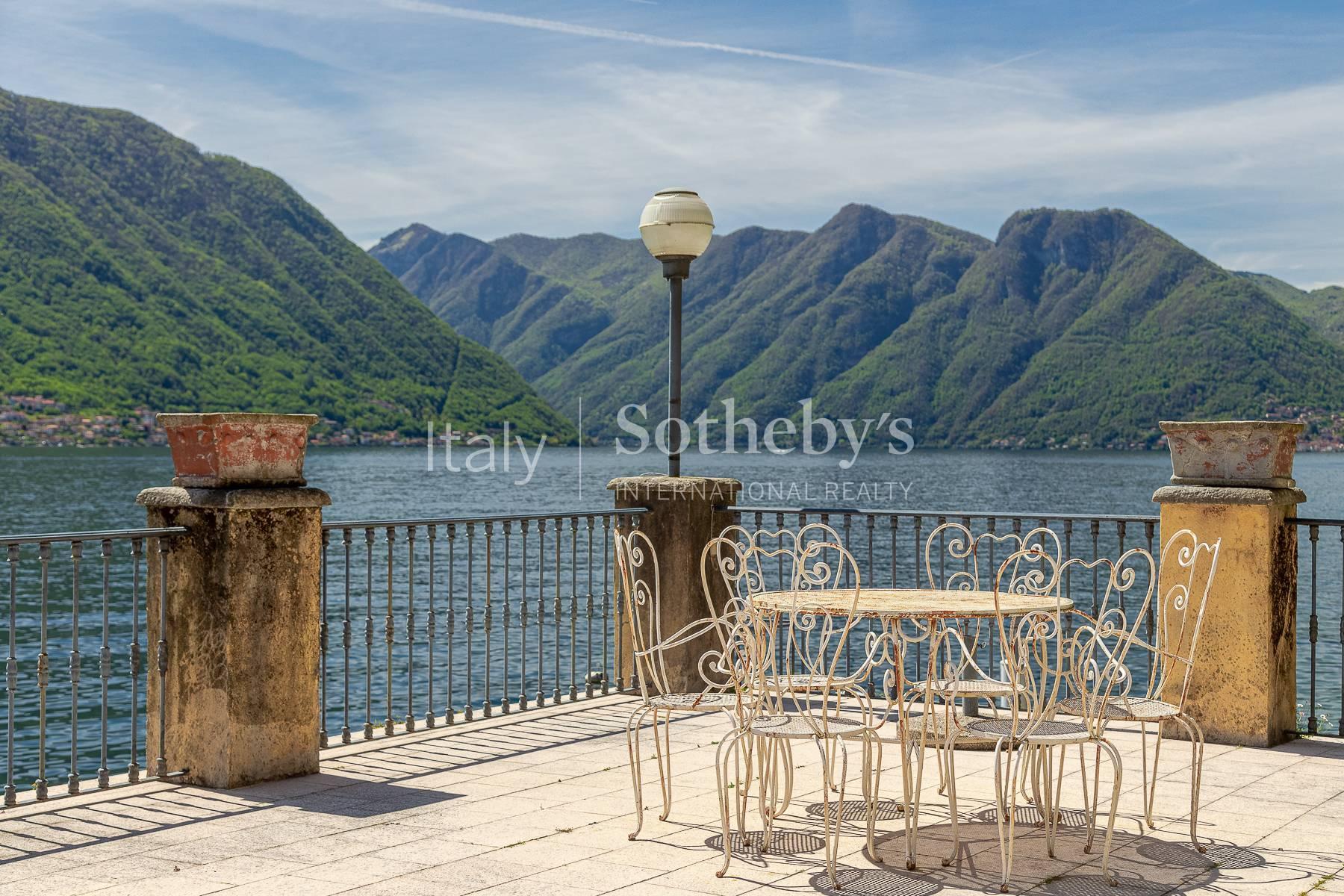 Elegant 1900s villa with direct access to the lake - 24
