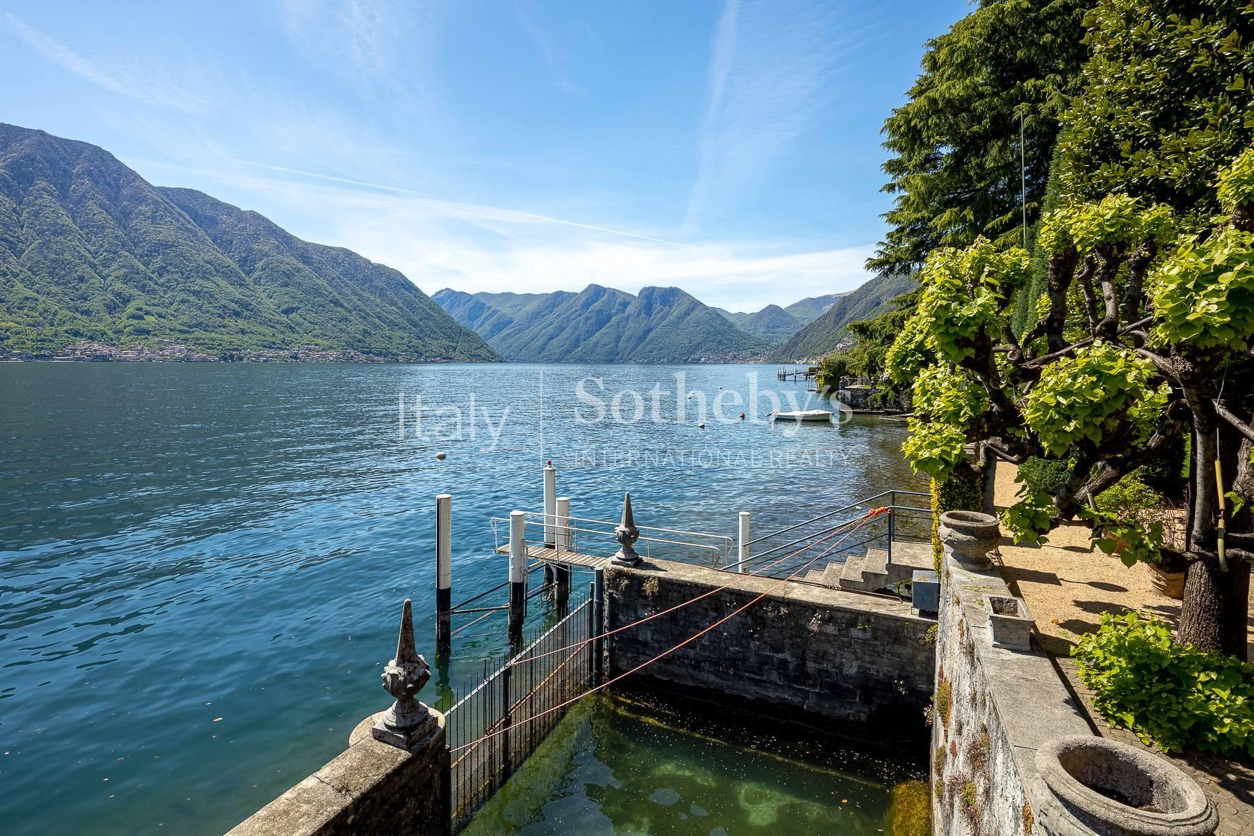 Elegant 1900s villa with direct access to the lake - 25