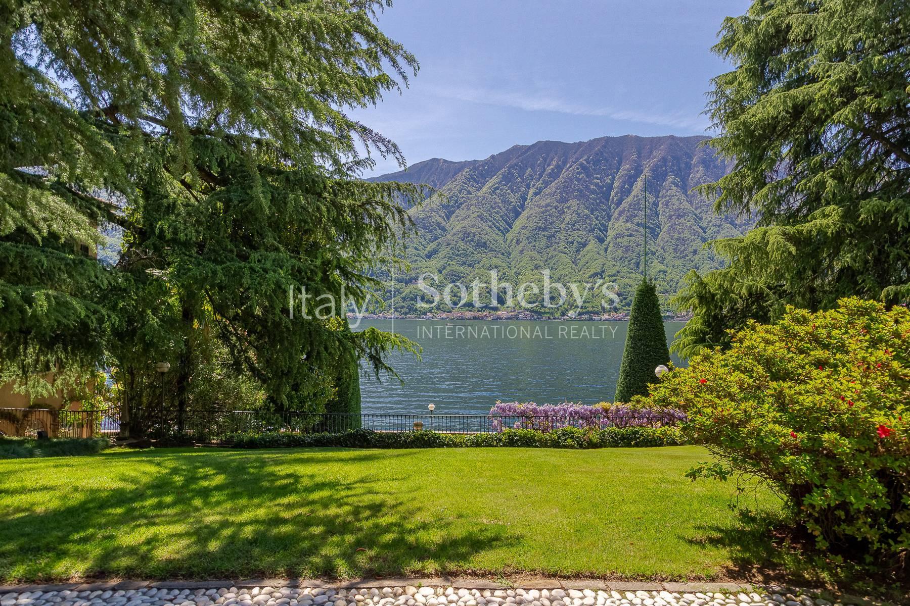 Elegant 1900s villa with direct access to the lake - 32