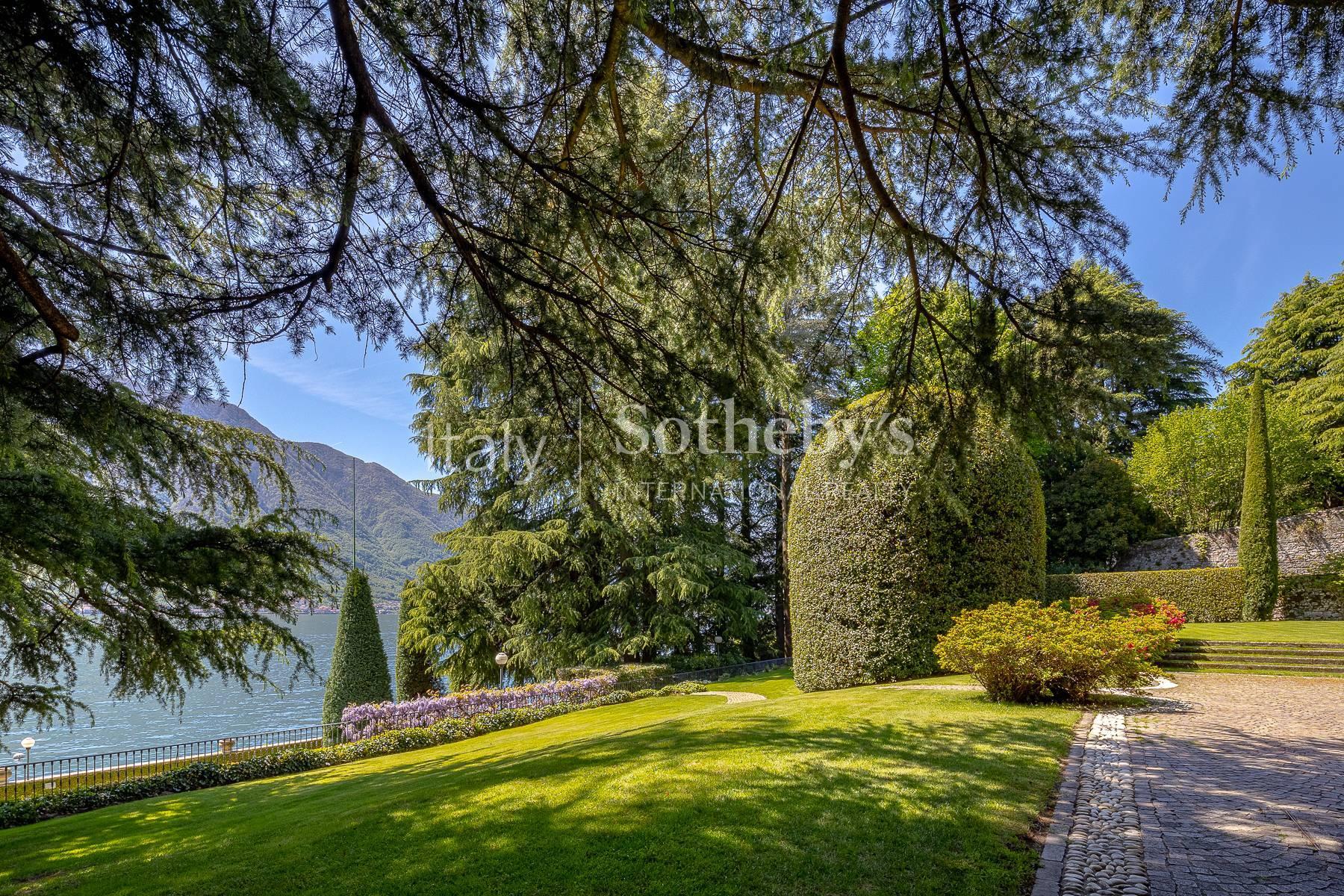 Elegant 1900s villa with direct access to the lake - 33