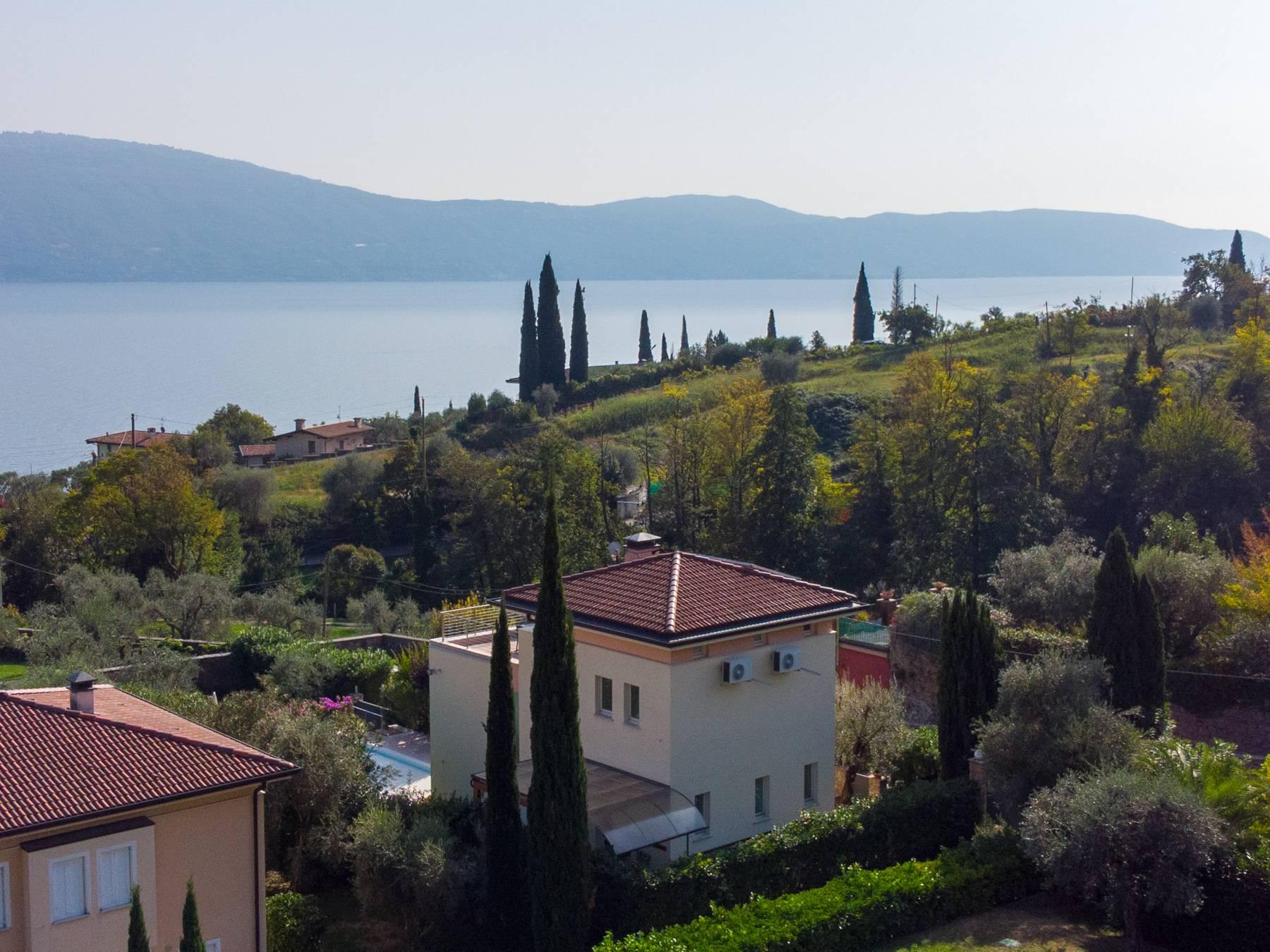 Charmante villa moderne avec magnifique vue lac - 19