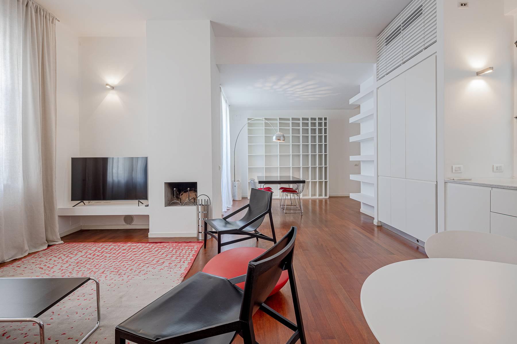 Grand appartement de trois pièces meublé dans le centre de Milan - 1