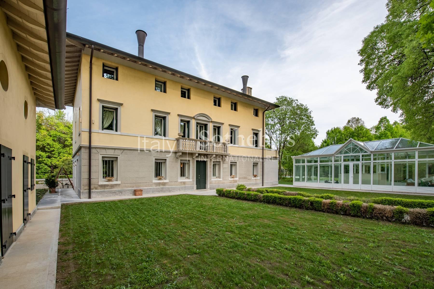 Elegant renovierte historische Villa mit Park, Swimmingpool und Nebengebäuden - 3