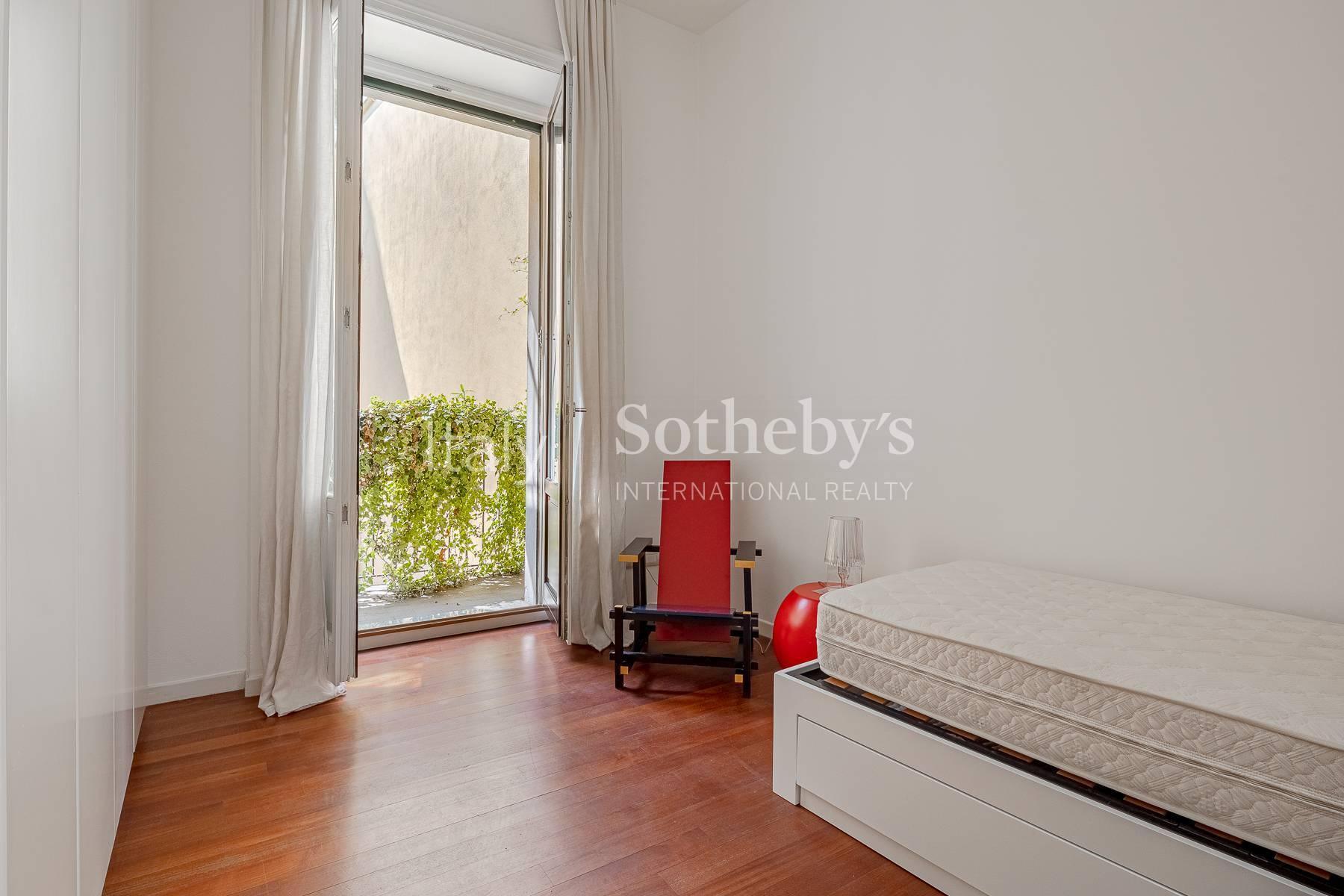 Large three-room apartment furnished in the city center - 7
