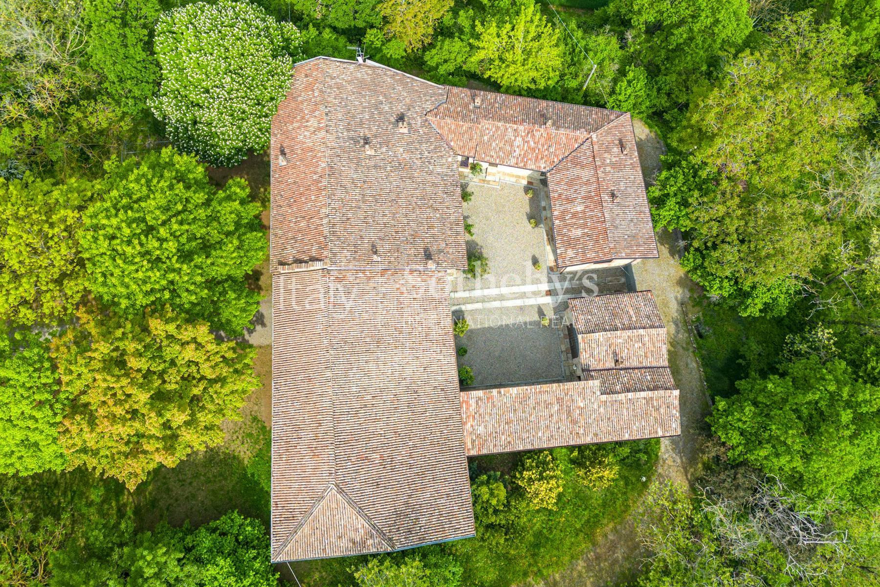 Stone country house in Val Luretta surrounded by greenery - 4
