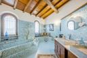 Splendida villa sui colli pavesi con piscina e spa, in vendita, Rivanazzano | Sotheby’s Realty Italy - 13