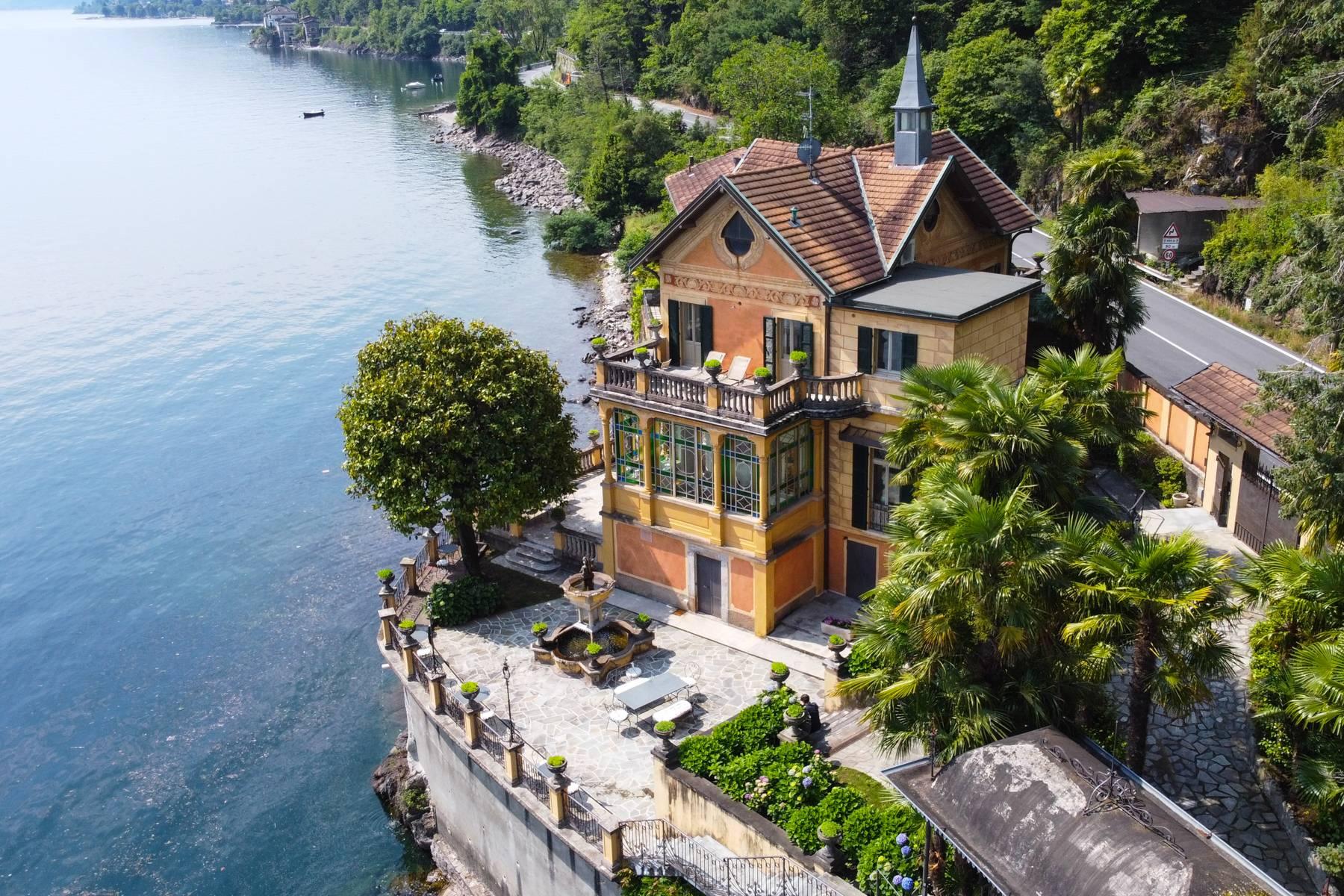Exclusive villa facing Lake Maggiore - 1