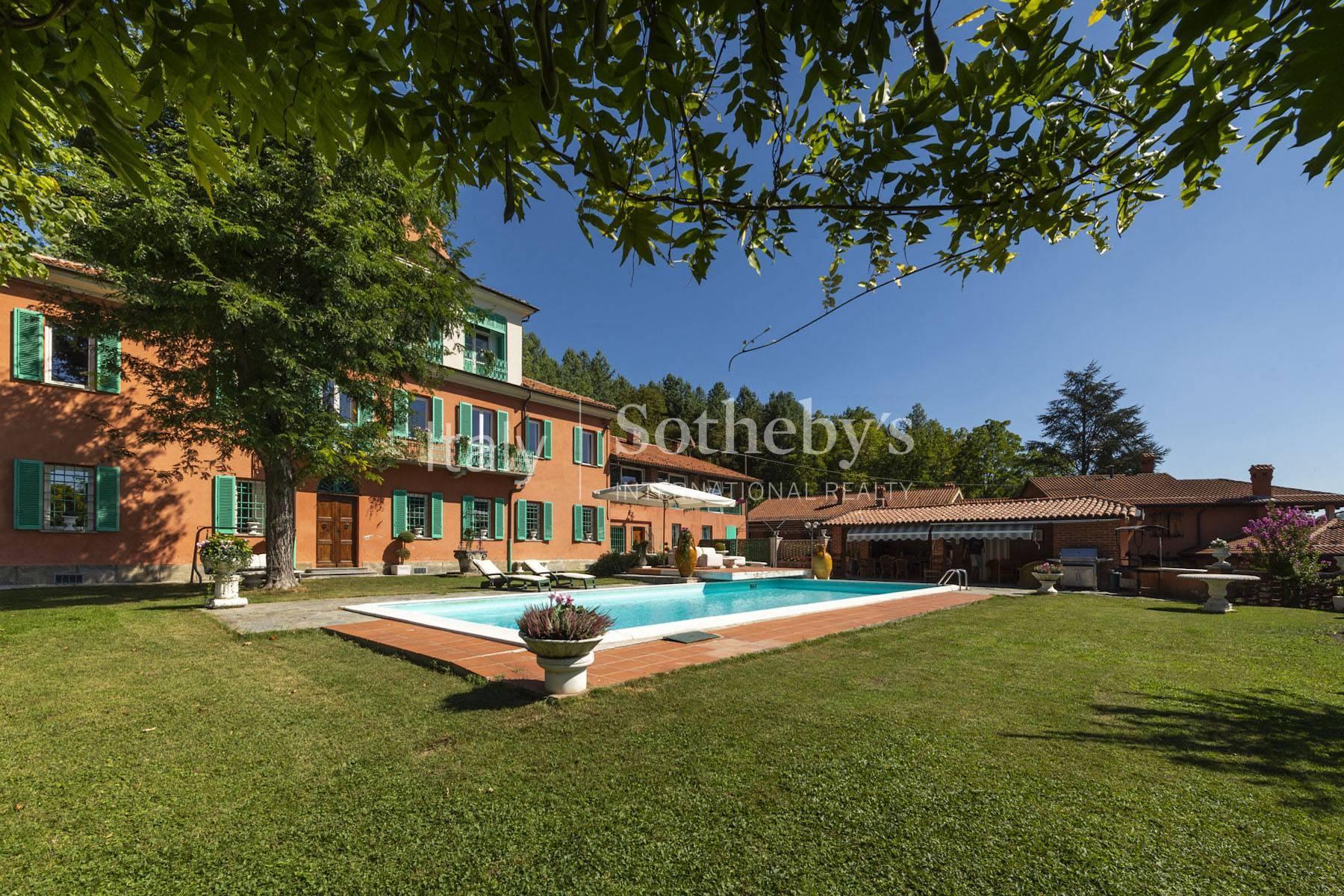 Period villa with swimming pool - 3